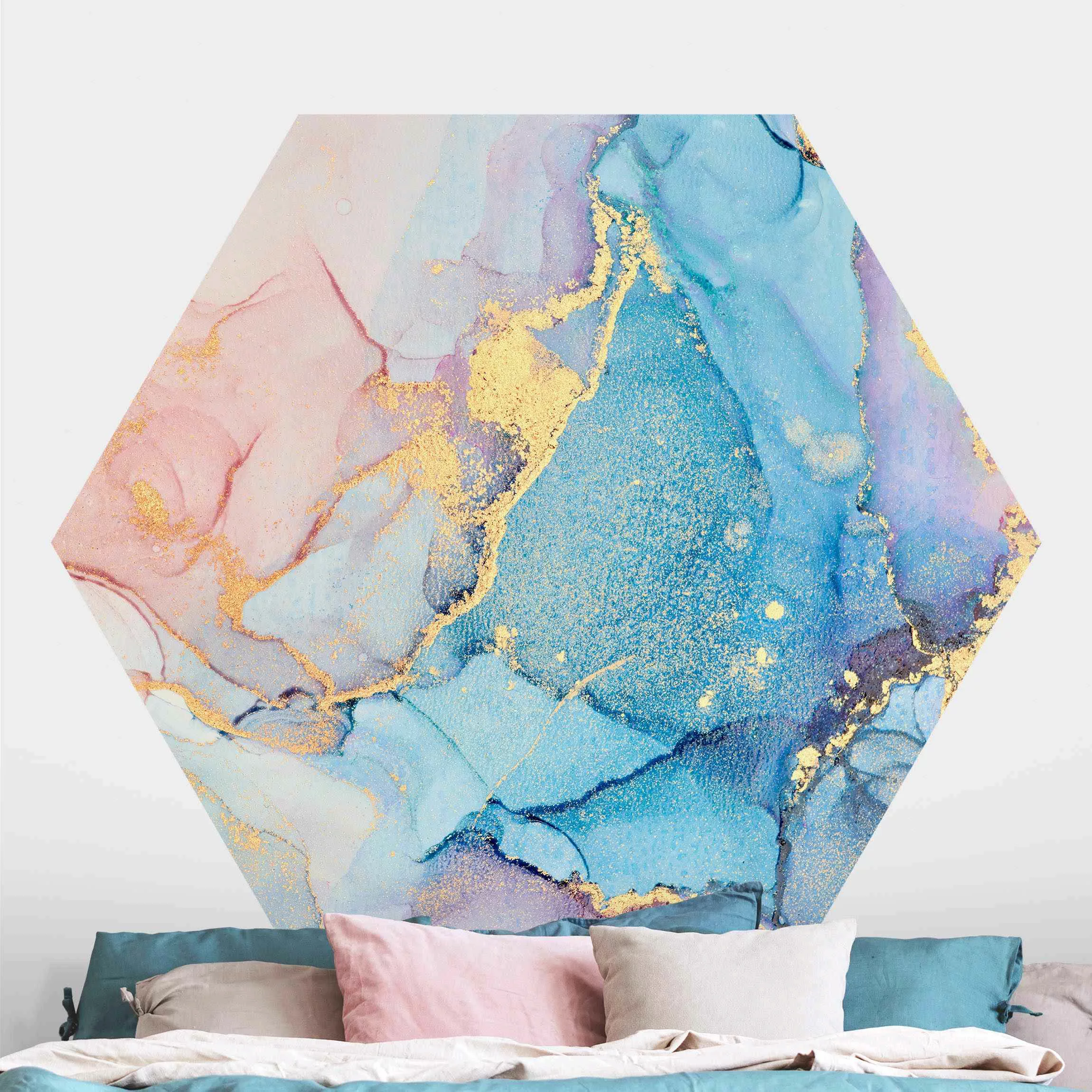 Hexagon Tapete selbstklebend Aquarell Pastell Bunt mit Gold günstig online kaufen