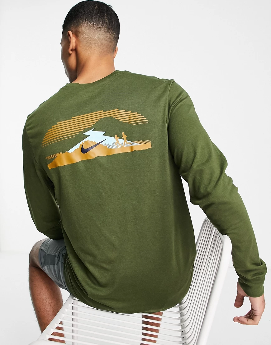 Nike – Trail Running – Langärmliges Shirt in Khaki-Grün günstig online kaufen