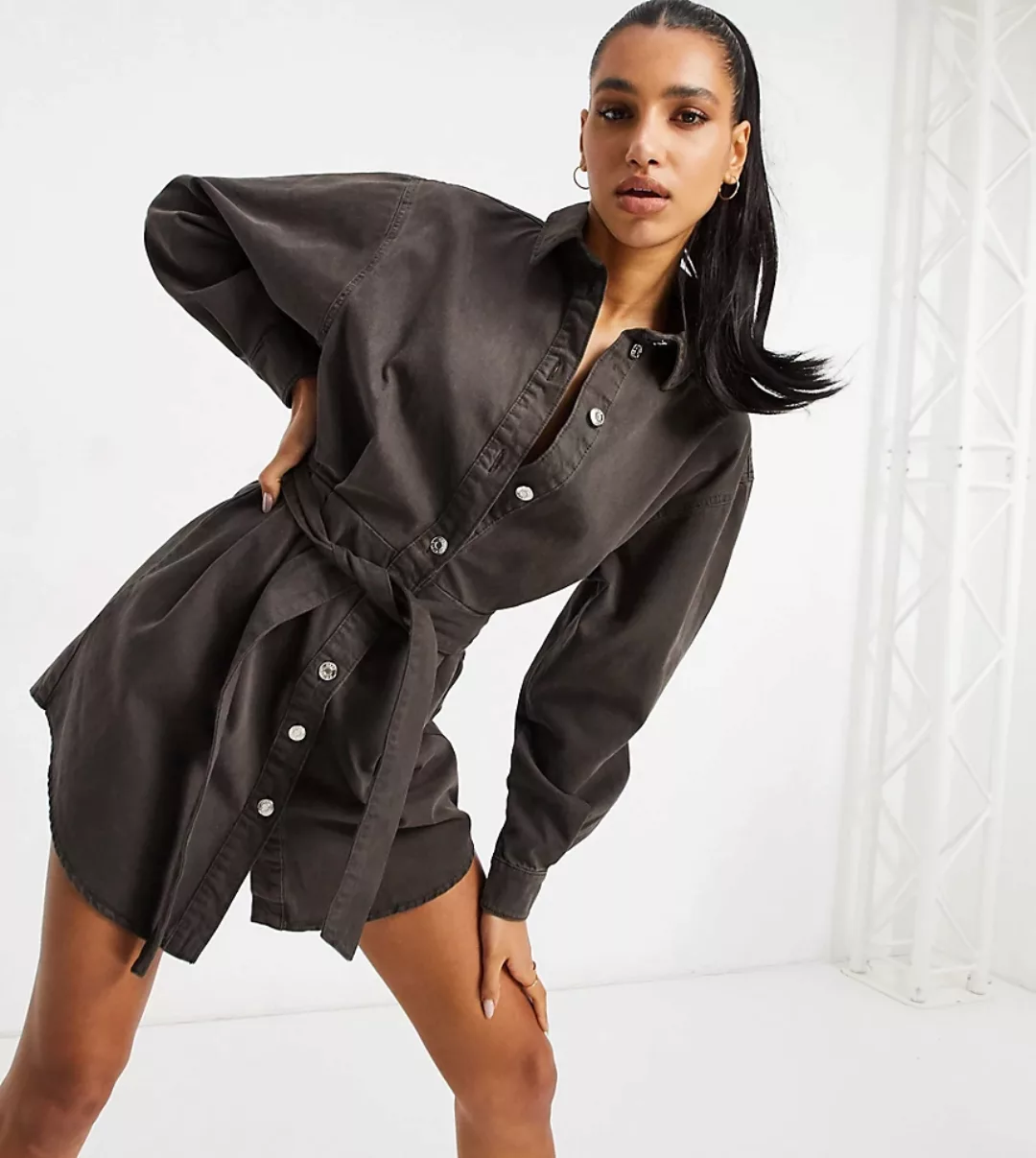 ASOS DESIGN Tall – Oversize-Hemdkleid aus Denim mit Gürtel in Schokoladenbr günstig online kaufen