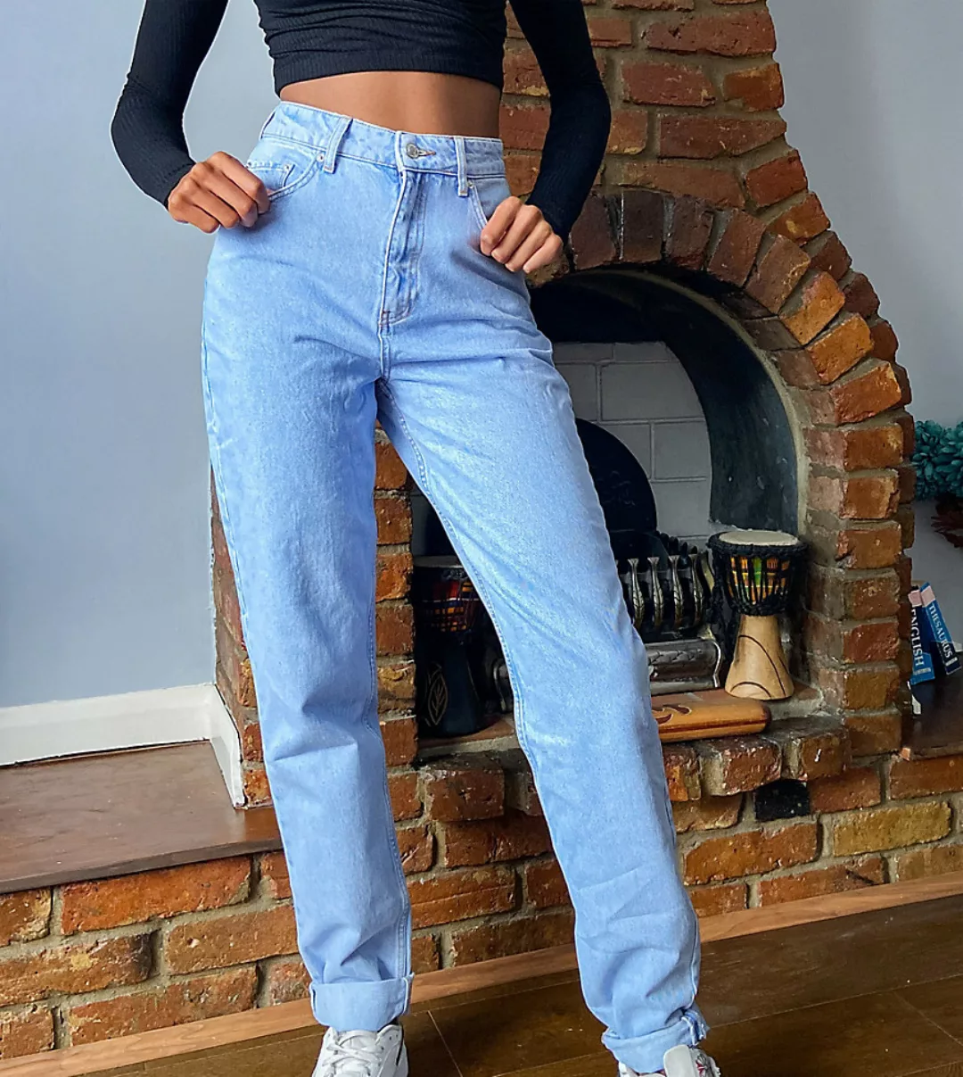 ASOS DESIGN Tall – Slouchy – Mom-Jeans mit hohem Bund in heller Waschung-Bl günstig online kaufen
