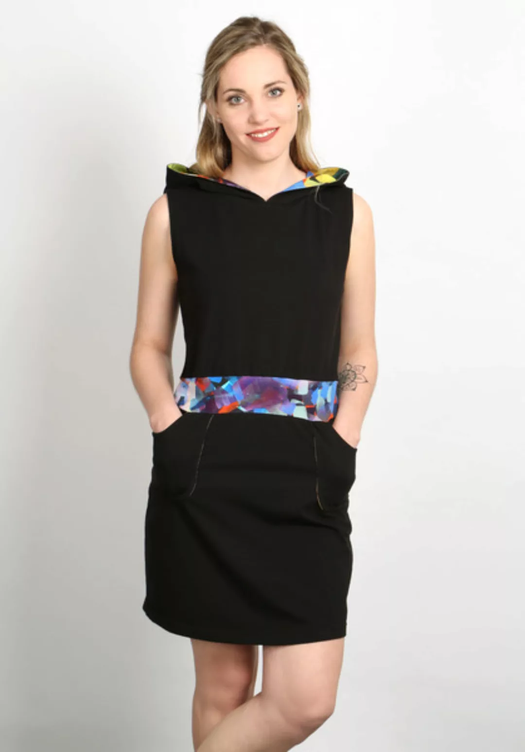 Kleid Regenbogen Mit Kapuze günstig online kaufen