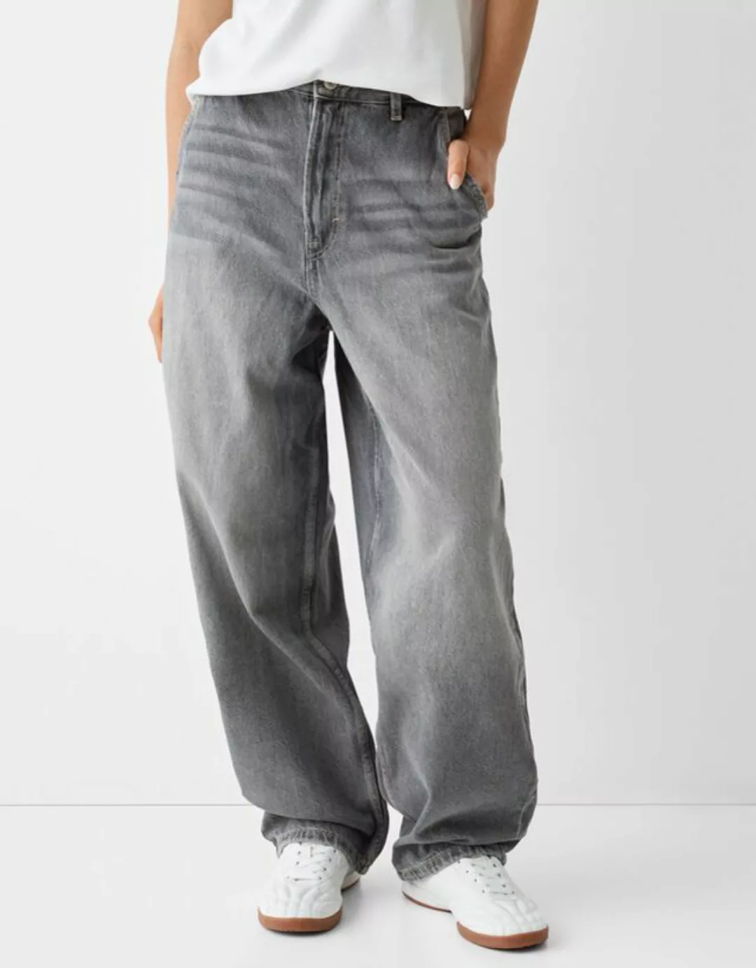 Bershka Skater-Fit-Jeans Im Washed-Look Damen 32 Dunkelgrau günstig online kaufen