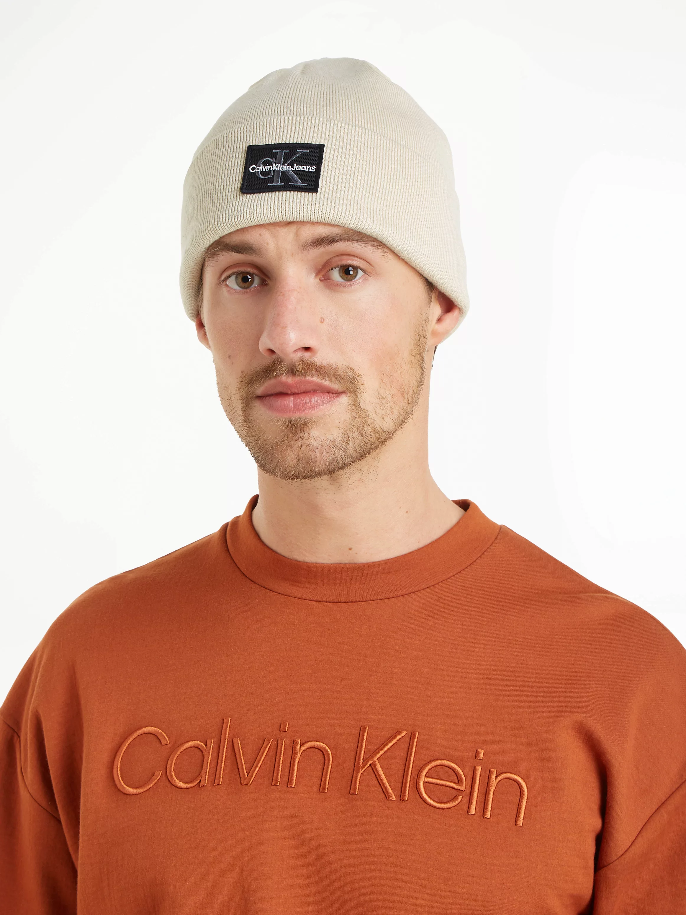 Calvin Klein Jeans Beanie "MONO LOGO PATCH BEANIE", mit Logopatch günstig online kaufen