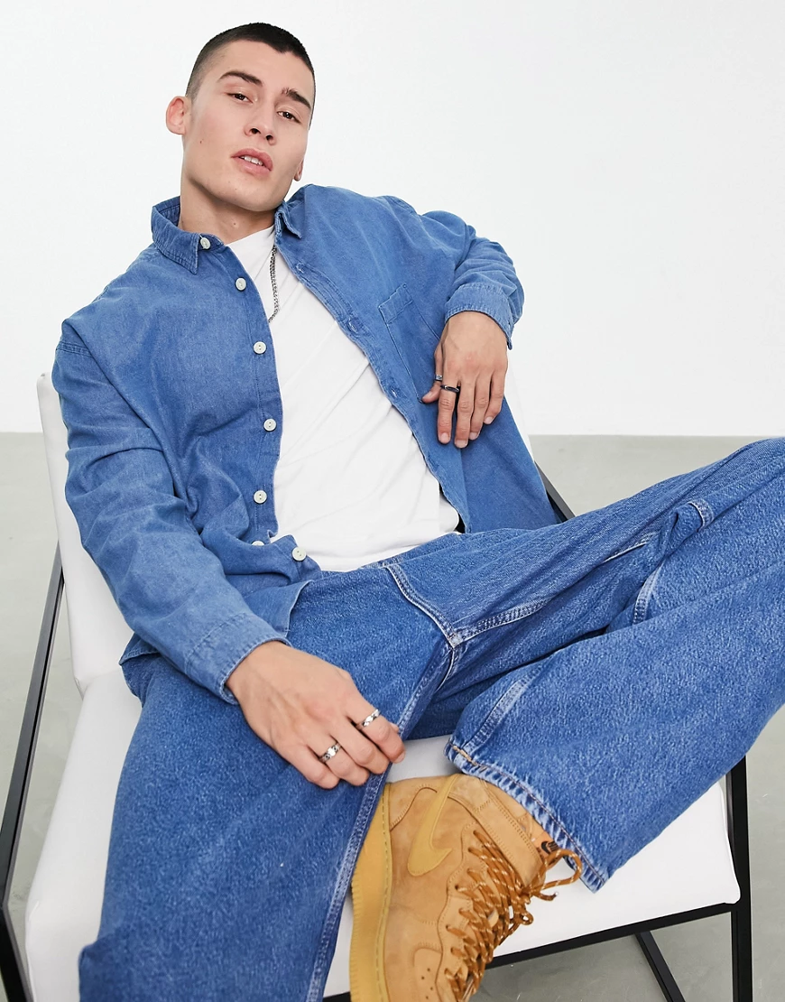 ASOS DESIGN – Oversize-Jeanshemd mit Vintage-Waschung im Stil der 90er Jahr günstig online kaufen