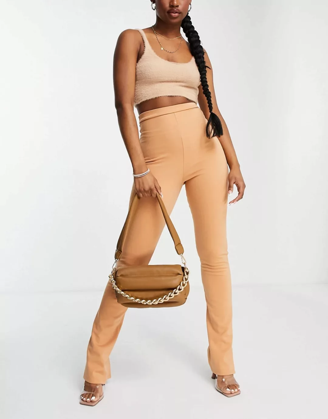 Flounce London – Elegante Stretchhose in Camel mit hohem Bund und Schlitz h günstig online kaufen