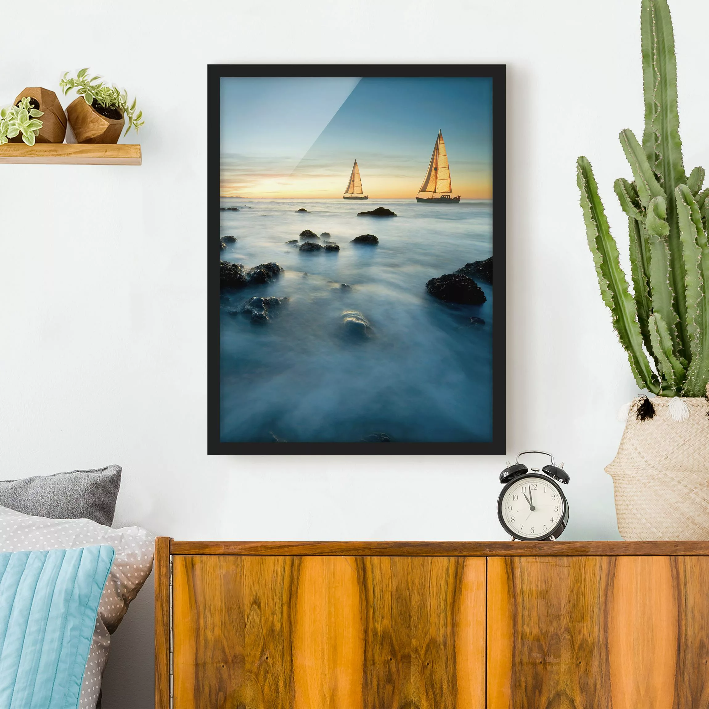 Bild mit Rahmen Strand - Hochformat Segelschiffe im Ozean günstig online kaufen