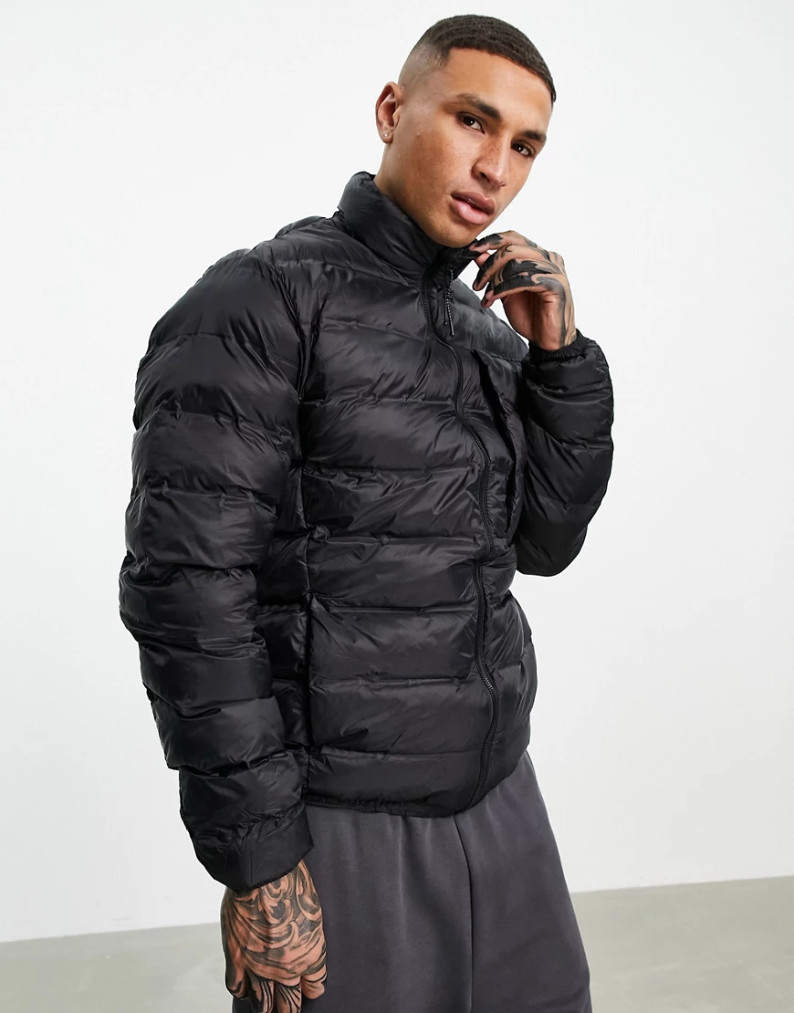 Pull&Bear – Join Life – Leichte Puffer-Jacke in Schwarz günstig online kaufen