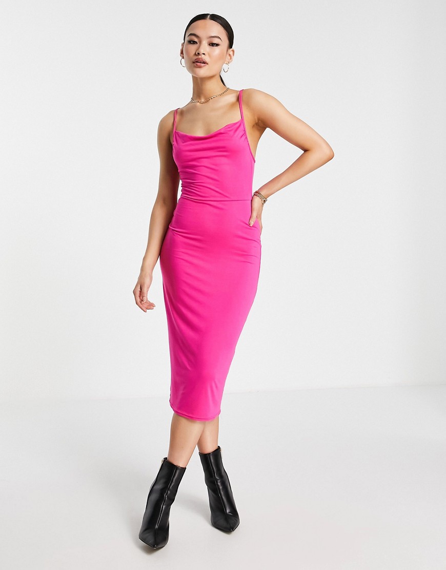 ASOS DESIGN – Figurbetontes Midi-Trägerkleid in Pink mit Wasserfallausschni günstig online kaufen