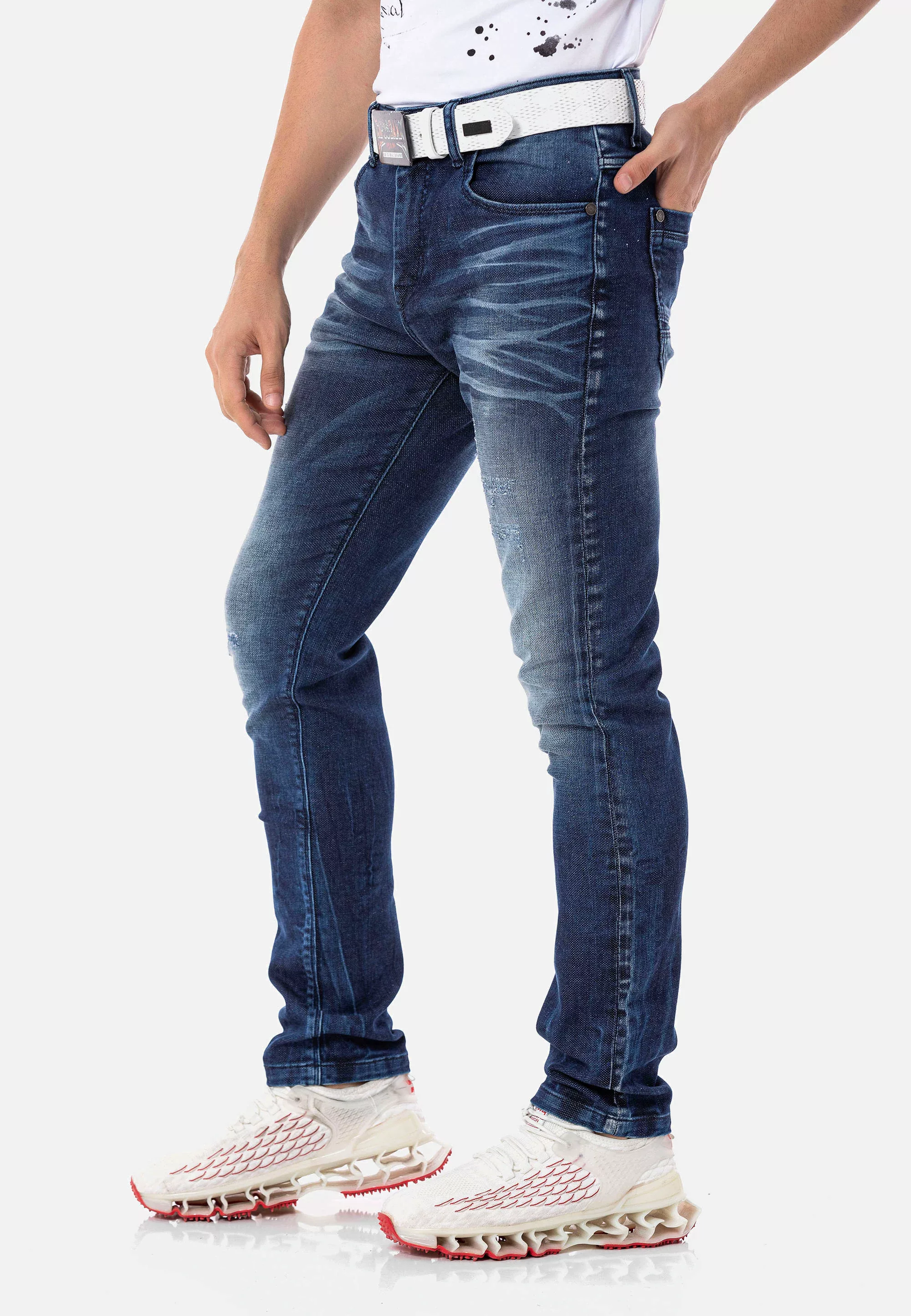 Cipo & Baxx Straight-Jeans, in modernem Look günstig online kaufen