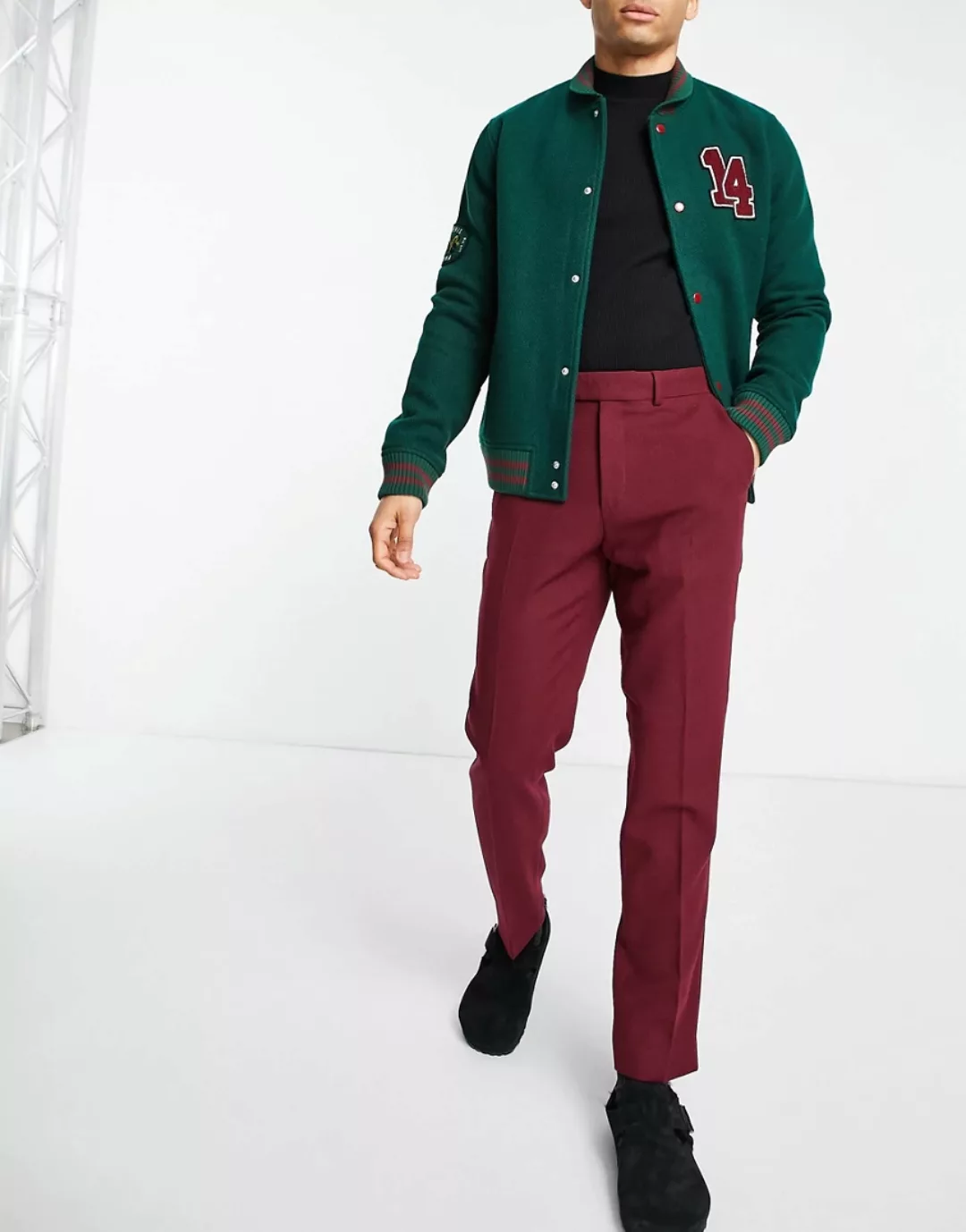 ASOS DESIGN – Schmale Twill-Anzughose aus Wollmischung in Burgunderrot günstig online kaufen