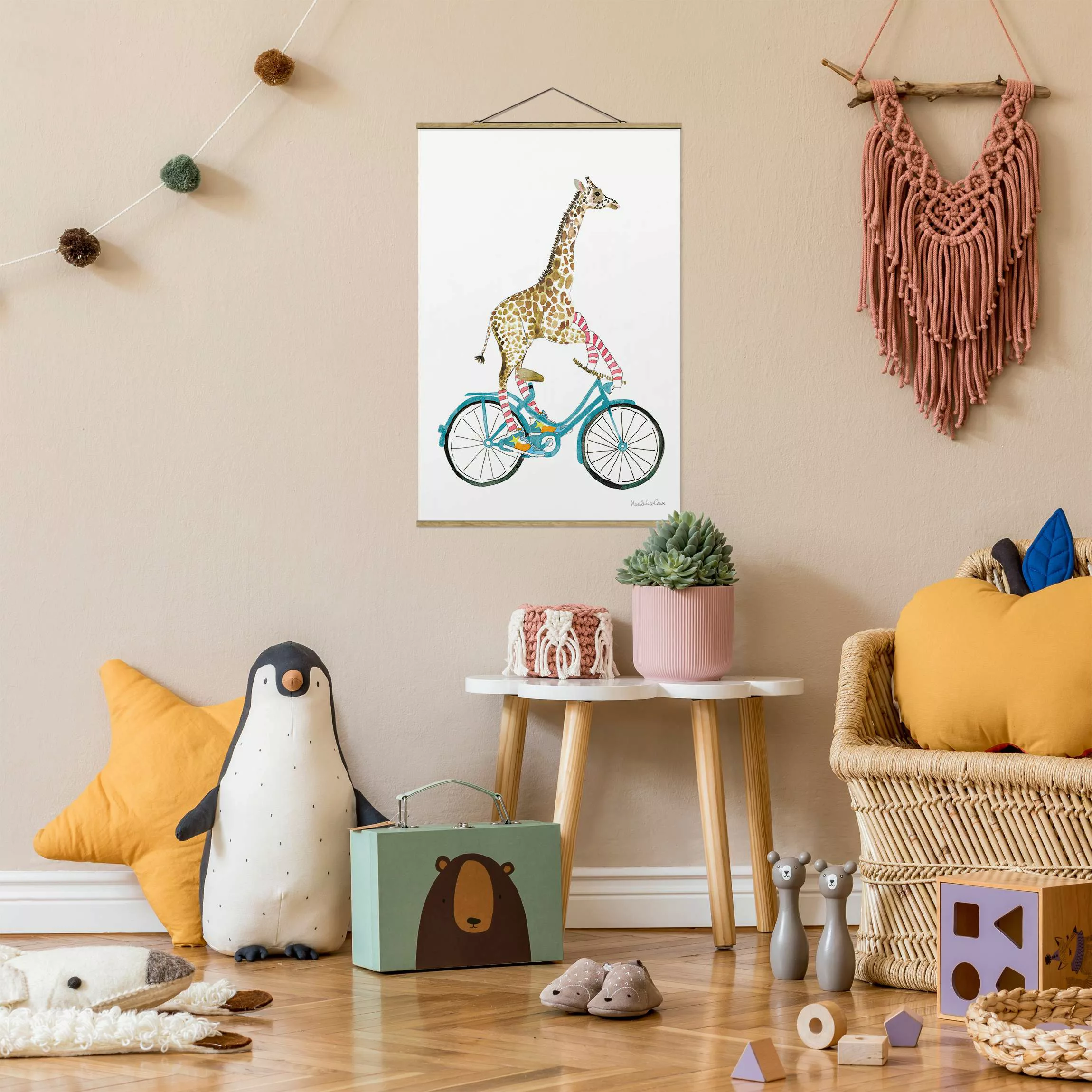 Stoffbild mit Posterleisten Giraffe auf Freudenfahrt II günstig online kaufen