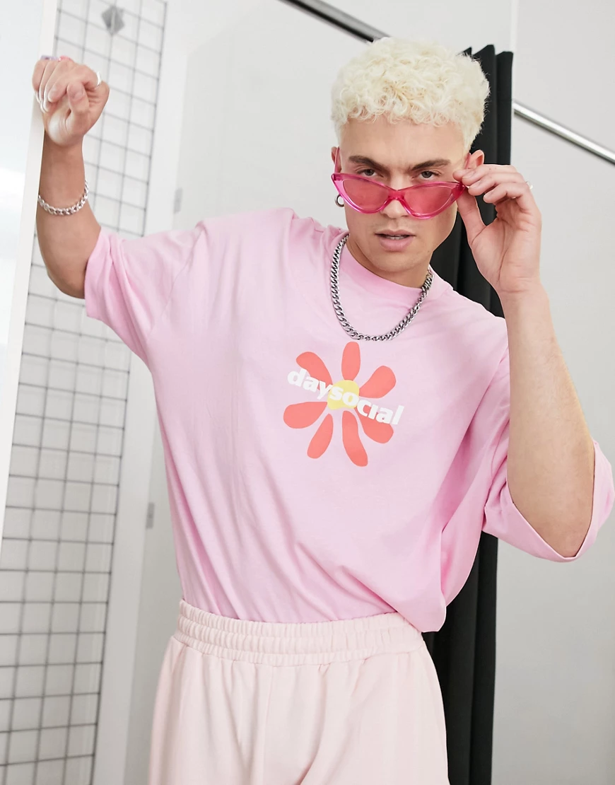 ASOS Daysocial – Oversized-T-Shirt mit blumigem Logoprint vorn in Rosa günstig online kaufen