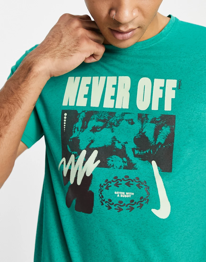 Nike Running – Wild Run – T-Shirt in Grün mit Grafik günstig online kaufen