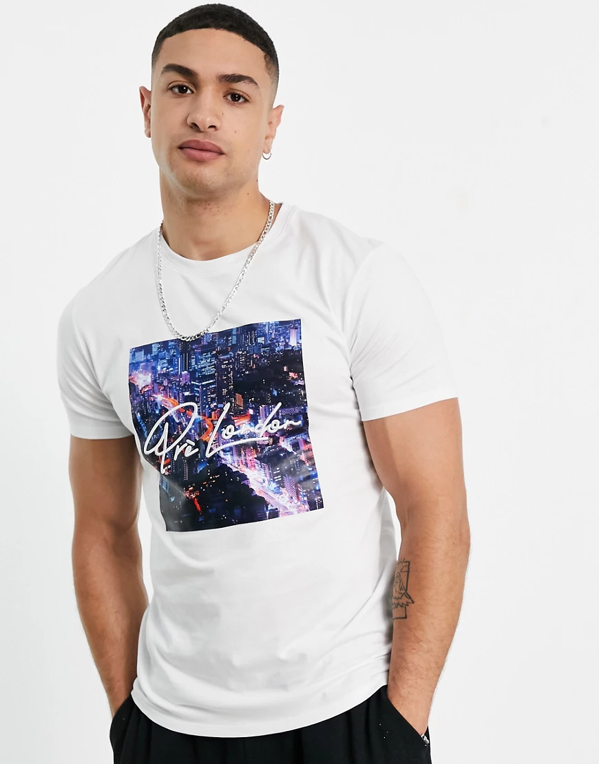 Prè London – T-Shirt in Weiß mit kastenförmigem Cityprint günstig online kaufen