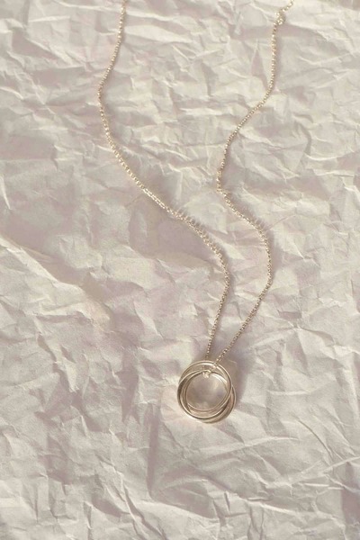 Halskette Mit Anhänger Aus Recyceltem 925 Silber - Russian Rings günstig online kaufen