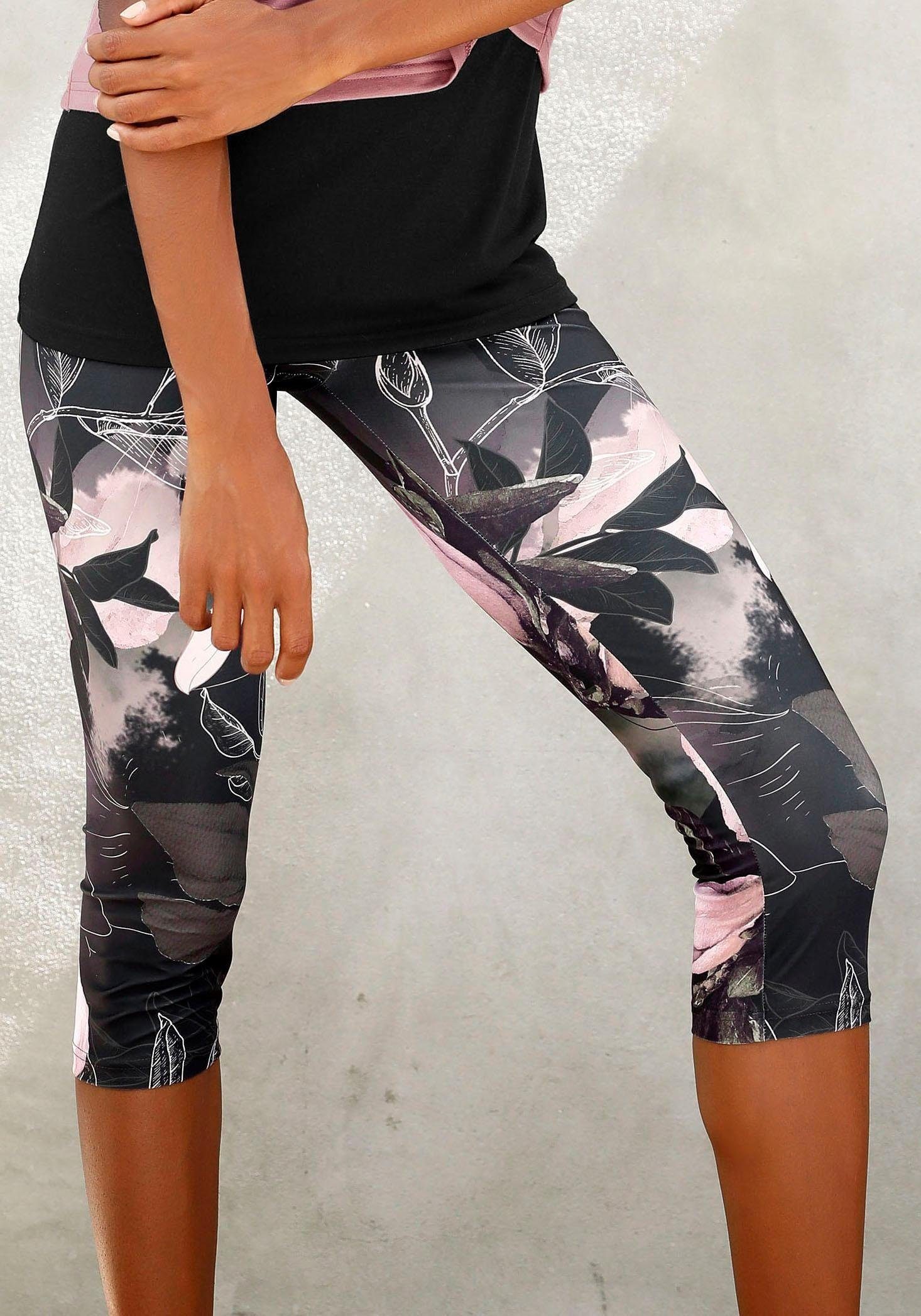 LASCANA ACTIVE Caprileggings "Tropical", mit abstraktem Blumenprint, Lounge günstig online kaufen