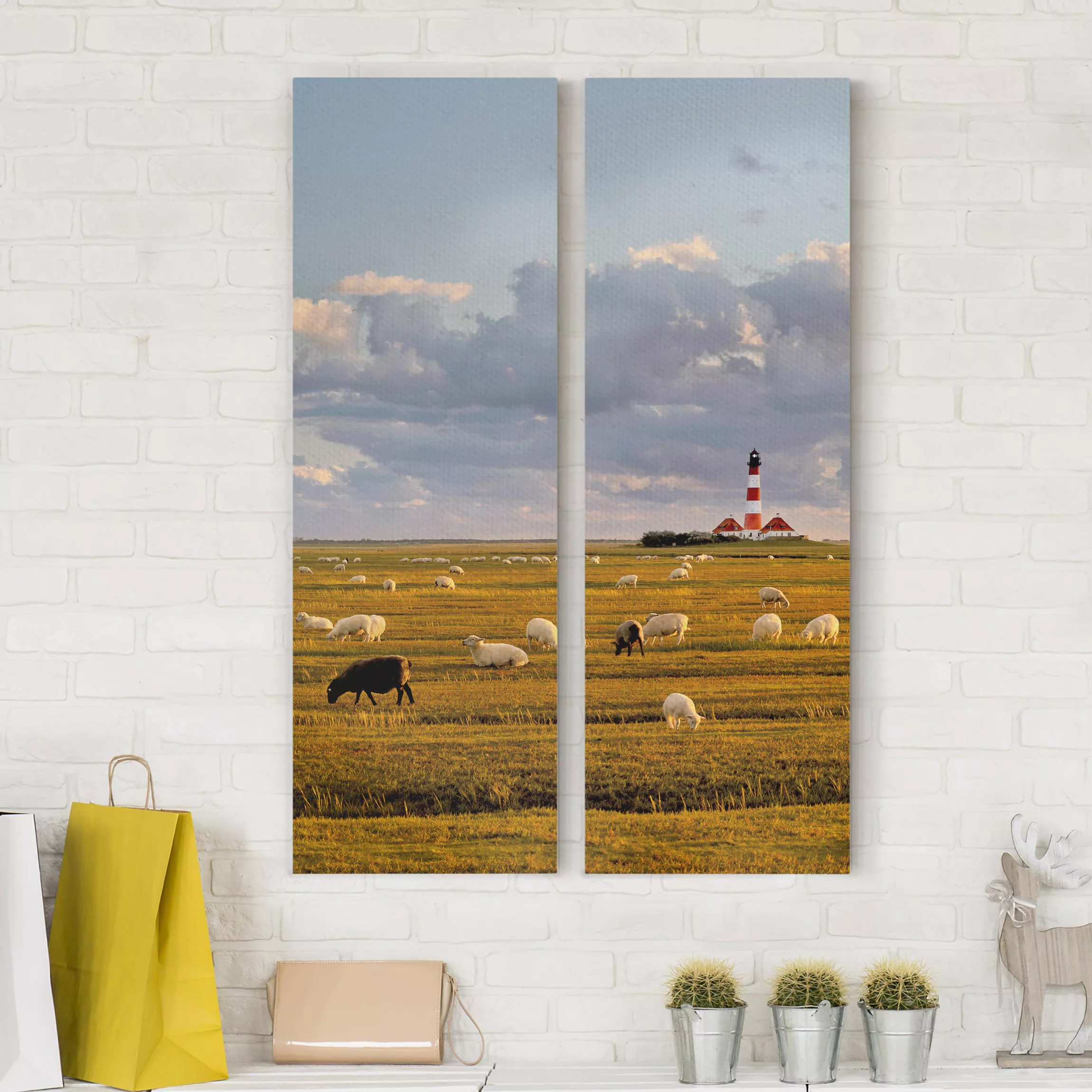 3-teiliges Leinwandbild Leuchtturm - Hochformat Nordsee Leuchtturm mit Scha günstig online kaufen