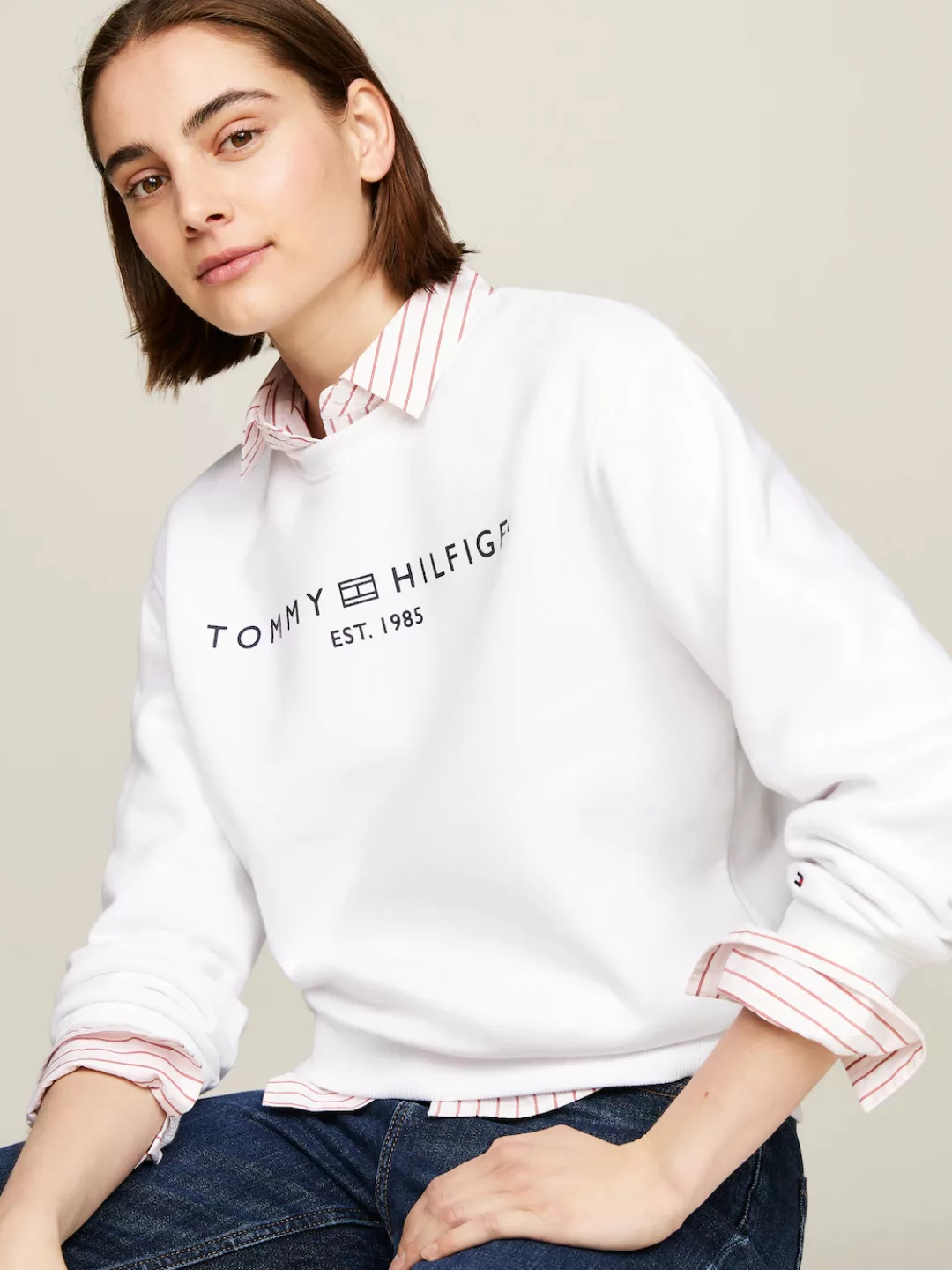 Tommy Hilfiger Sweatshirt MDRN REG CORP LOGO C-NK SWTSHRT mit Logoschriftzu günstig online kaufen