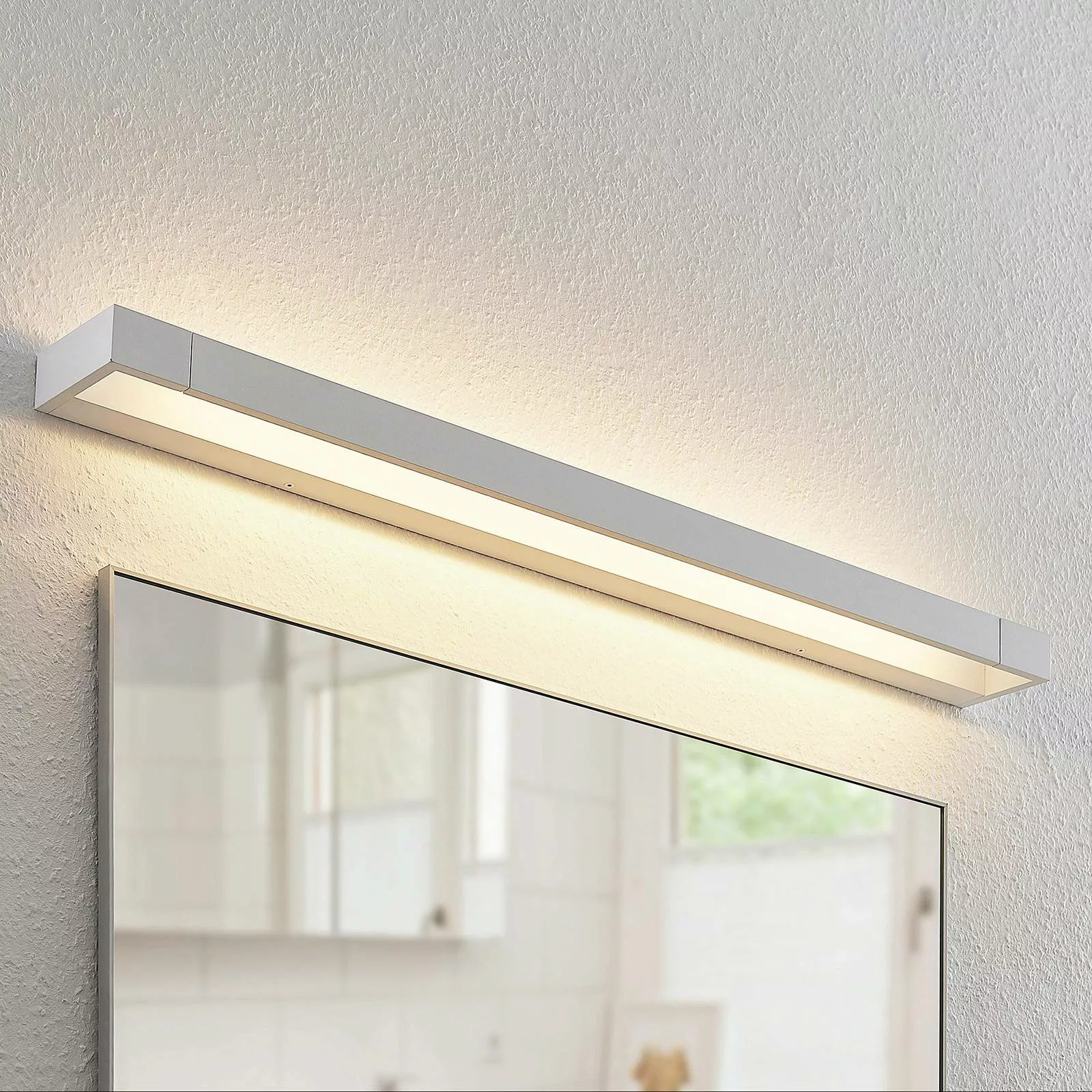 Arcchio LED-Bad-Wandleuchte Jora, 90 cm, weiß, Metall, IP44 günstig online kaufen