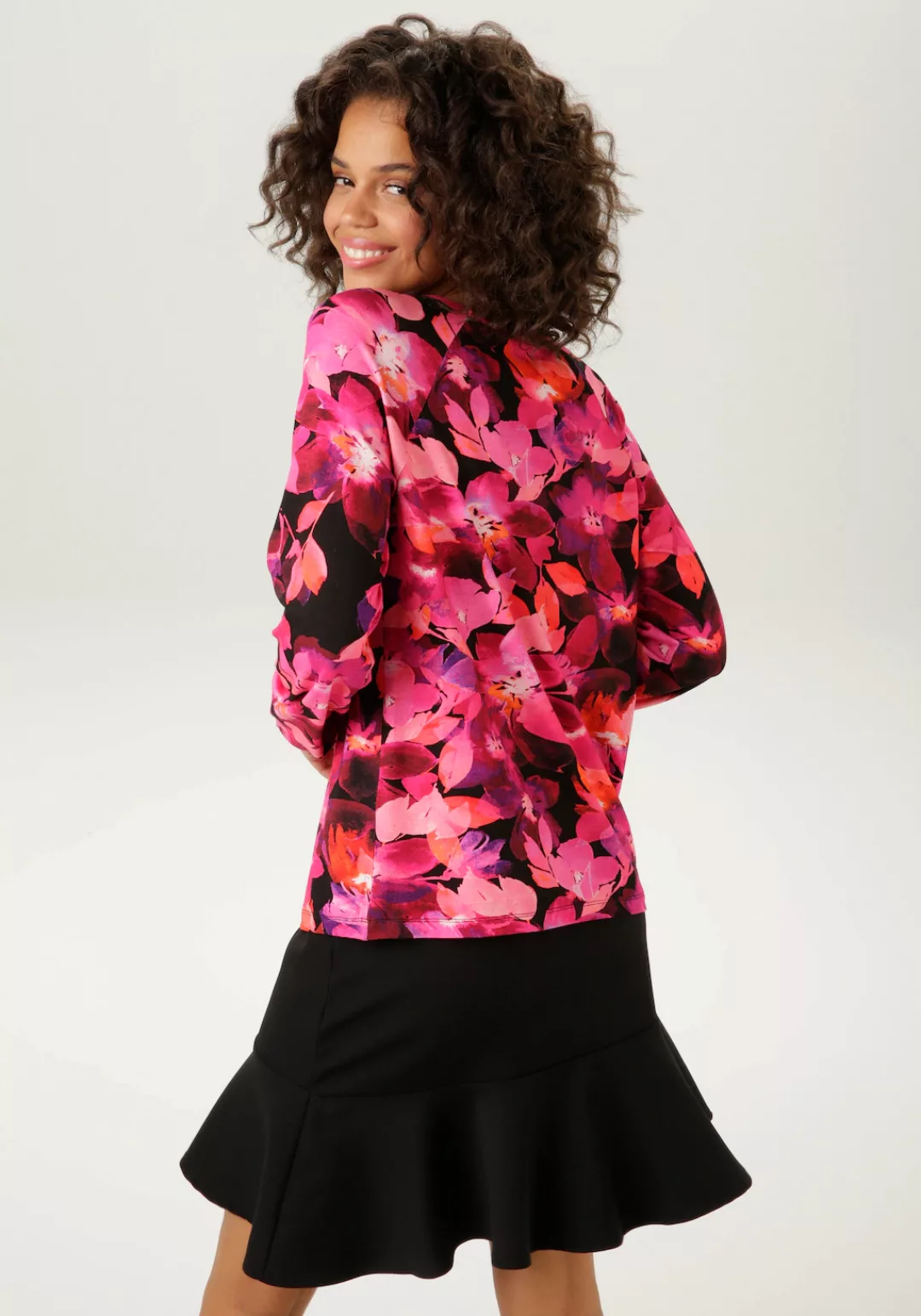 Aniston CASUAL Langarmshirt, mit bezauberndem Blumendruck - NEUE KOLLEKTION günstig online kaufen
