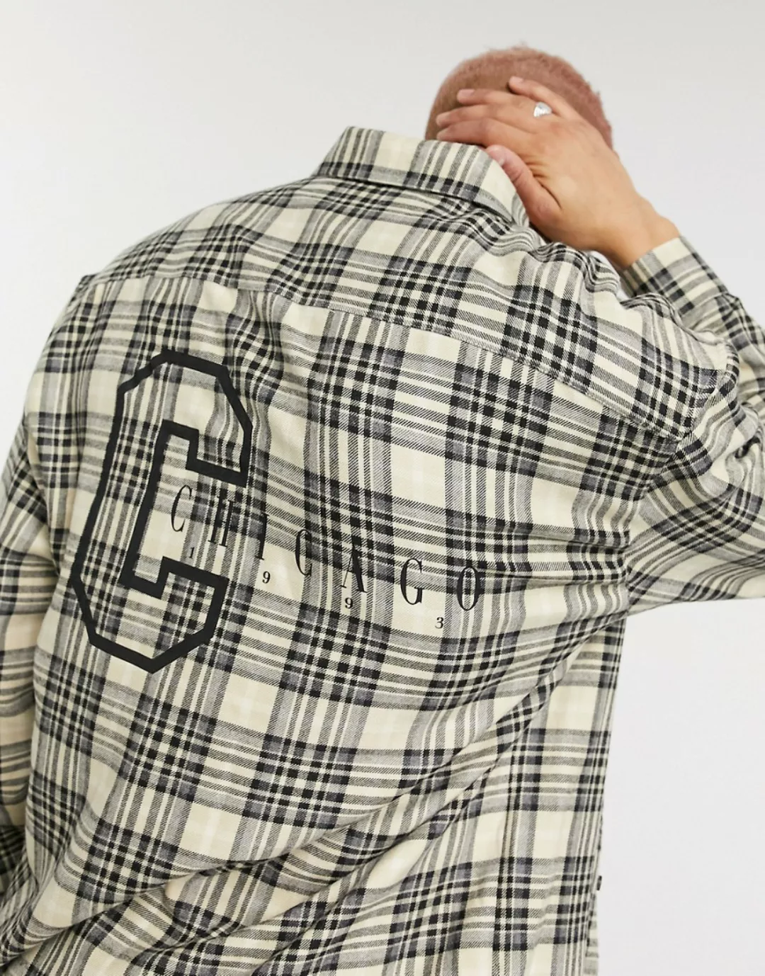 ASOS DESIGN – Kariertes Oversize-Hemd mit City-Rückenprint im Stil der 90er günstig online kaufen