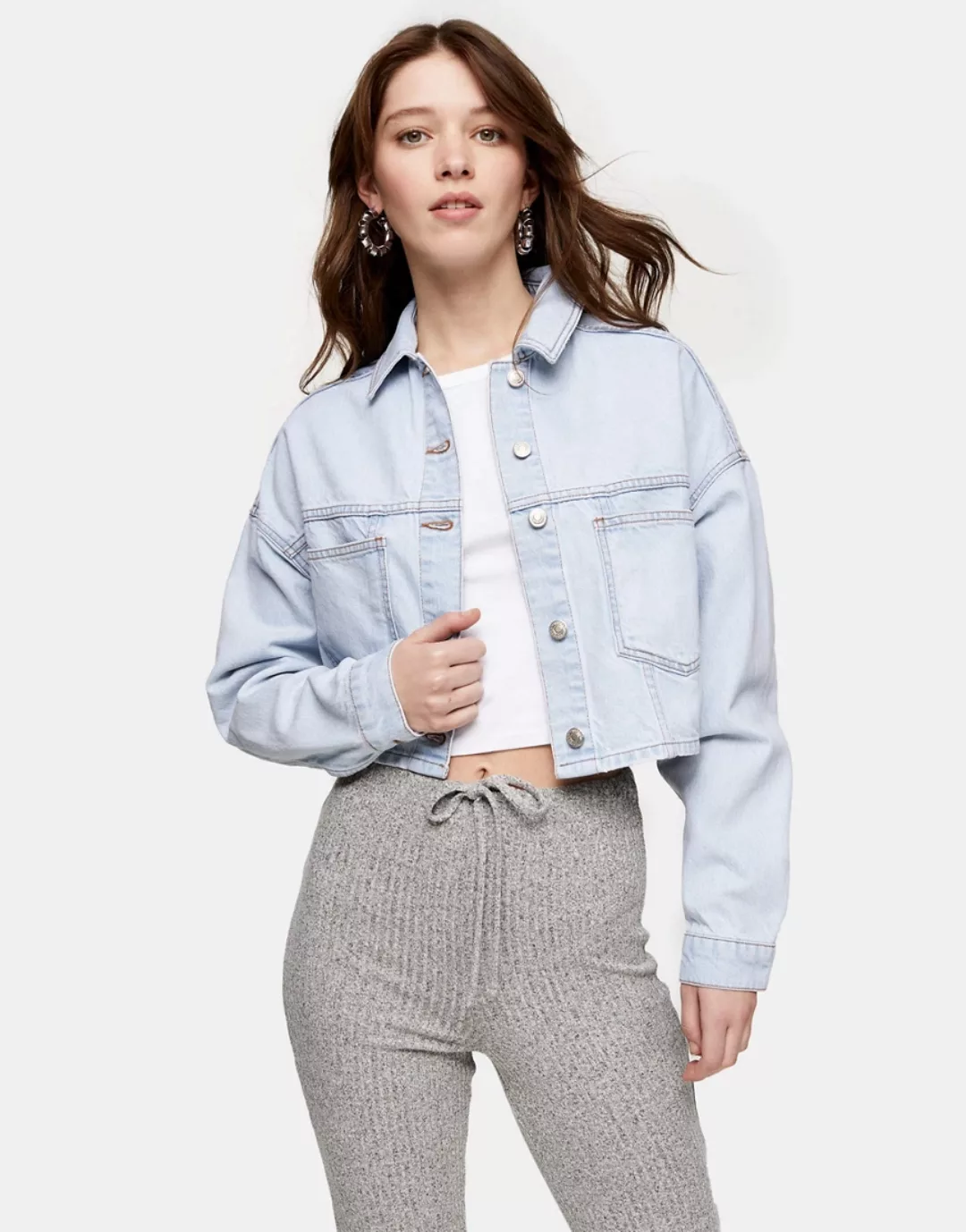Topshop – Kurz geschnittene, ausgeblichene Jeansjacke aus einem recyceltem günstig online kaufen
