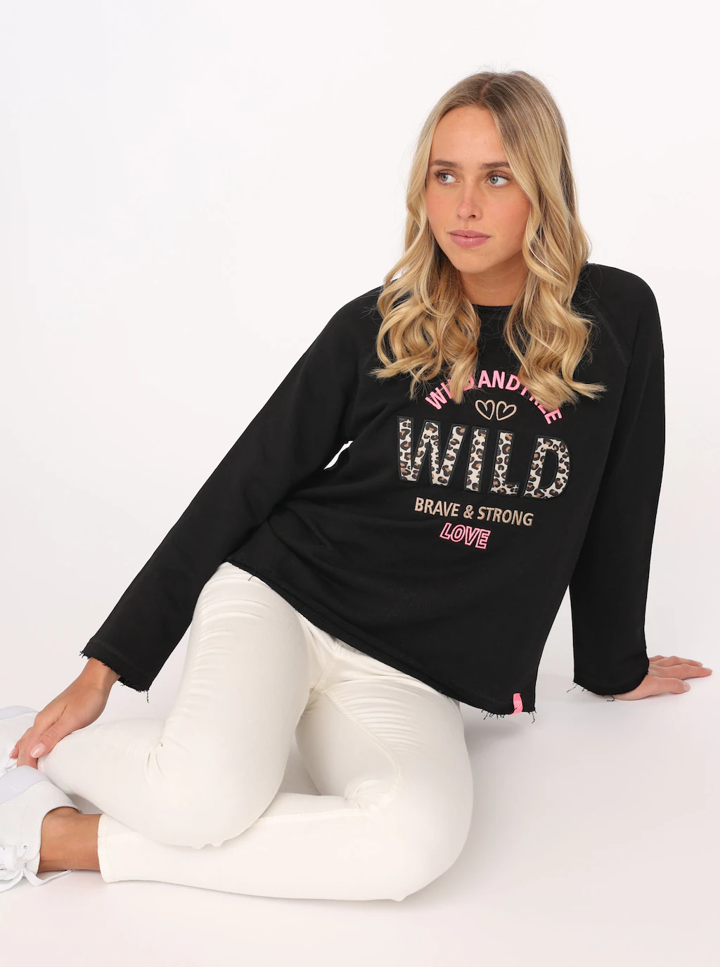 Zwillingsherz Sweater ""Wild and Free"", mit Used-Look Kanten, Leo Details günstig online kaufen