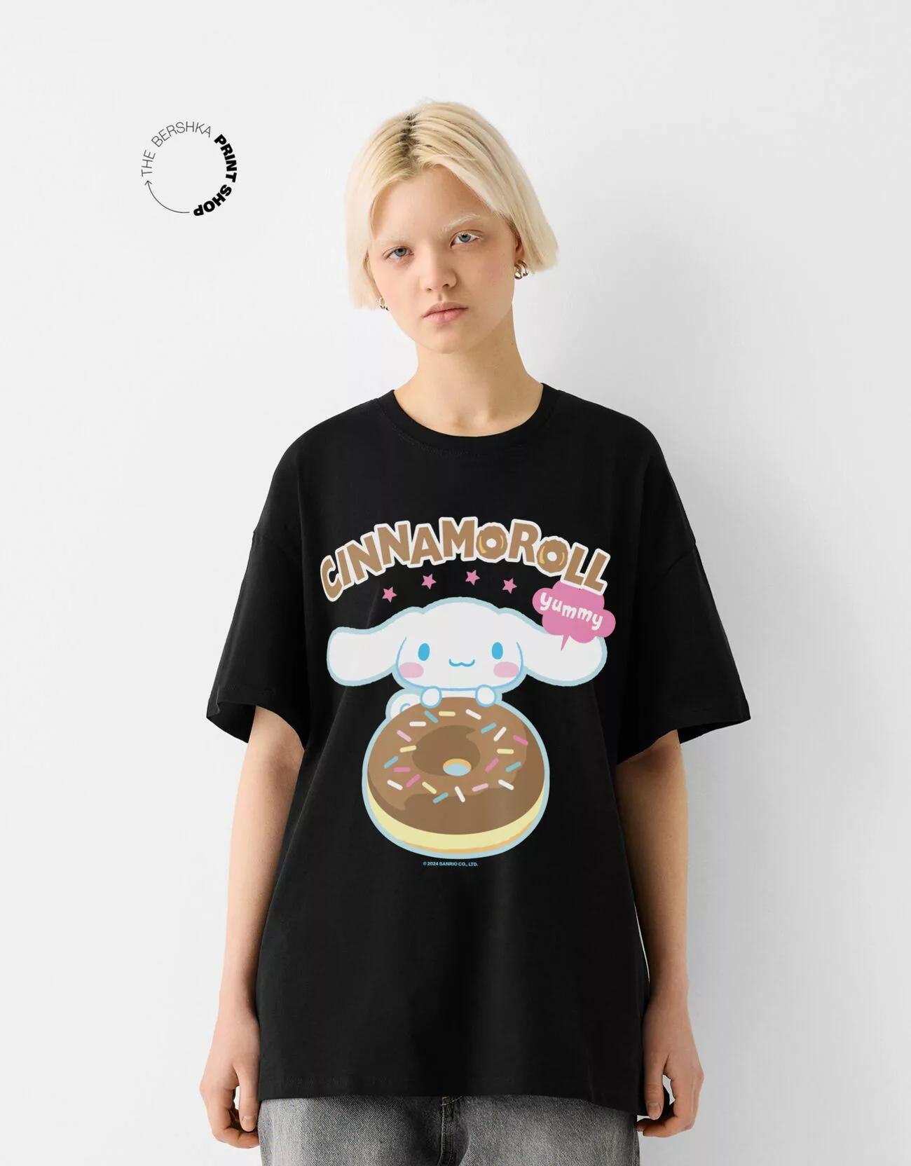 Bershka Oversize-T-Shirt Cinnamoroll Mit Kurzen Ärmeln Und Print Damen 10-1 günstig online kaufen