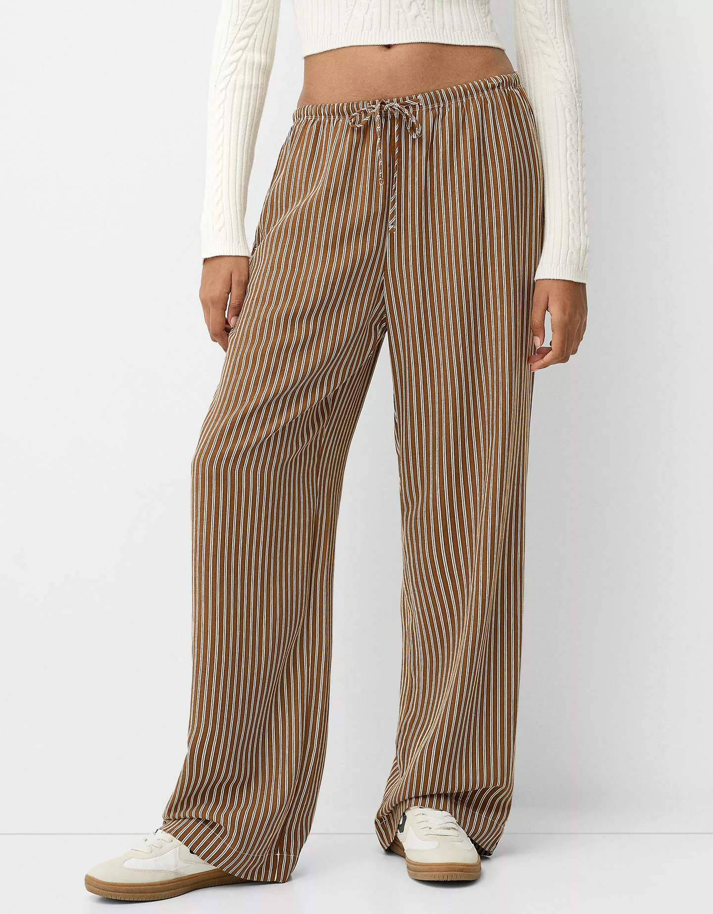 Bershka Straight-Fit Hose Mit Streifen Und Gummizugbund Damen L Braun günstig online kaufen