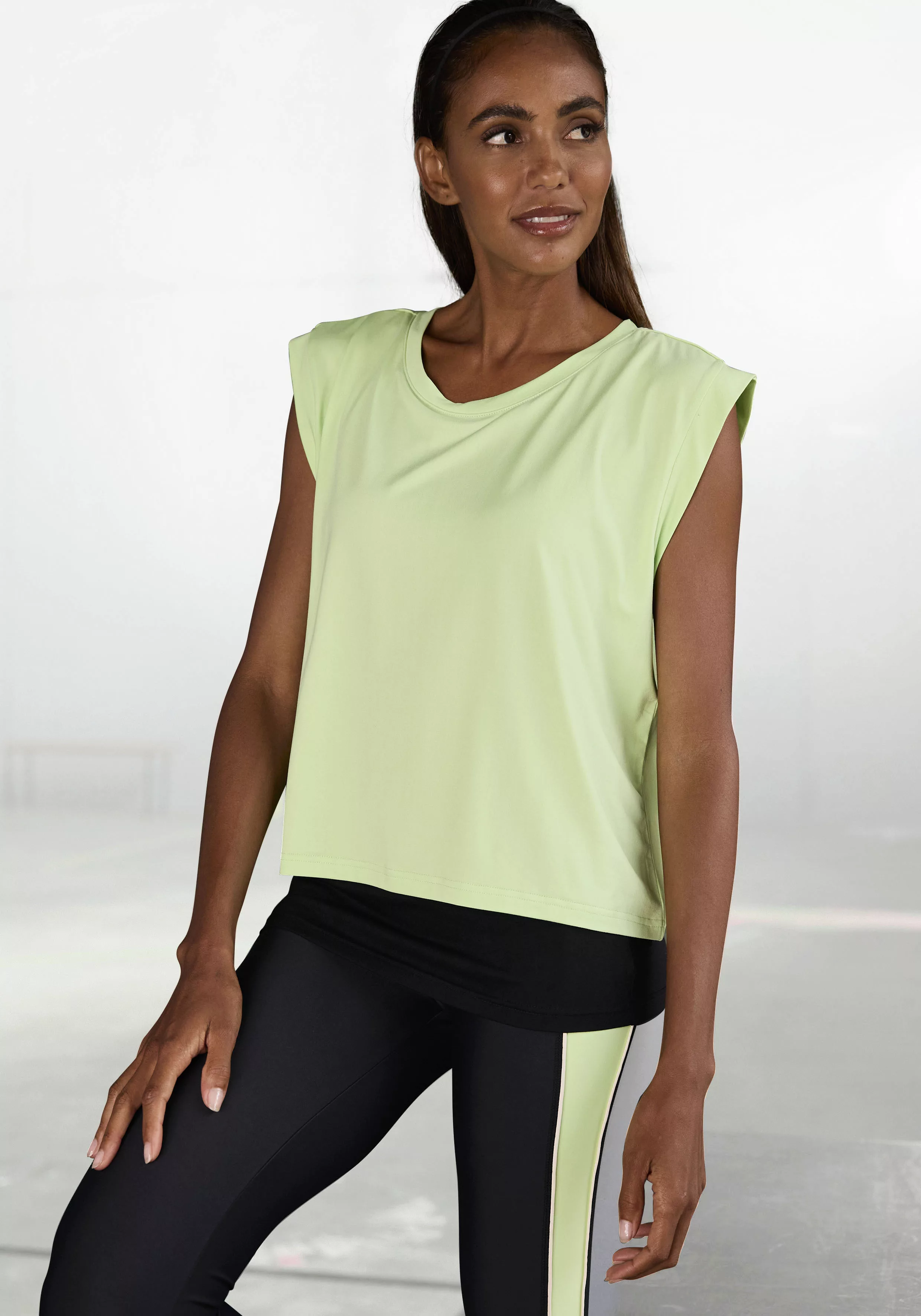 LASCANA ACTIVE 2-in-1-Shirt -Sportshirt im doppellagigen Look günstig online kaufen