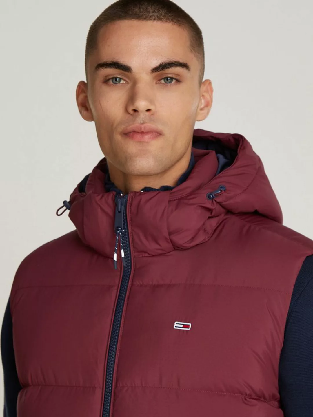 Tommy Jeans Steppweste TJM ESSENTIAL DOWN VEST EXT abnehmbare Kapuze mit Ko günstig online kaufen