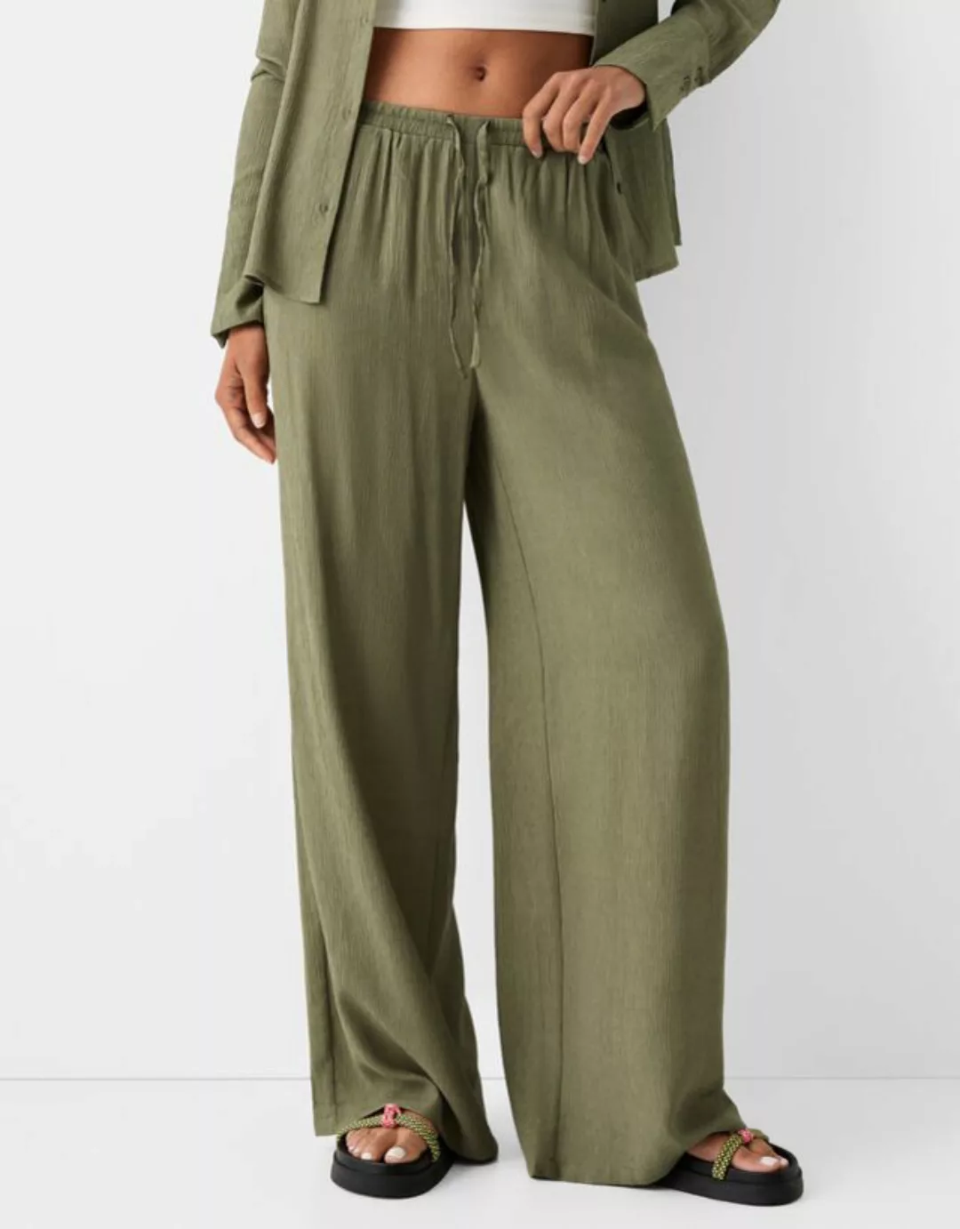 Bershka Bambula-Hose Mit Stretchbund Damen Xs Khaki günstig online kaufen