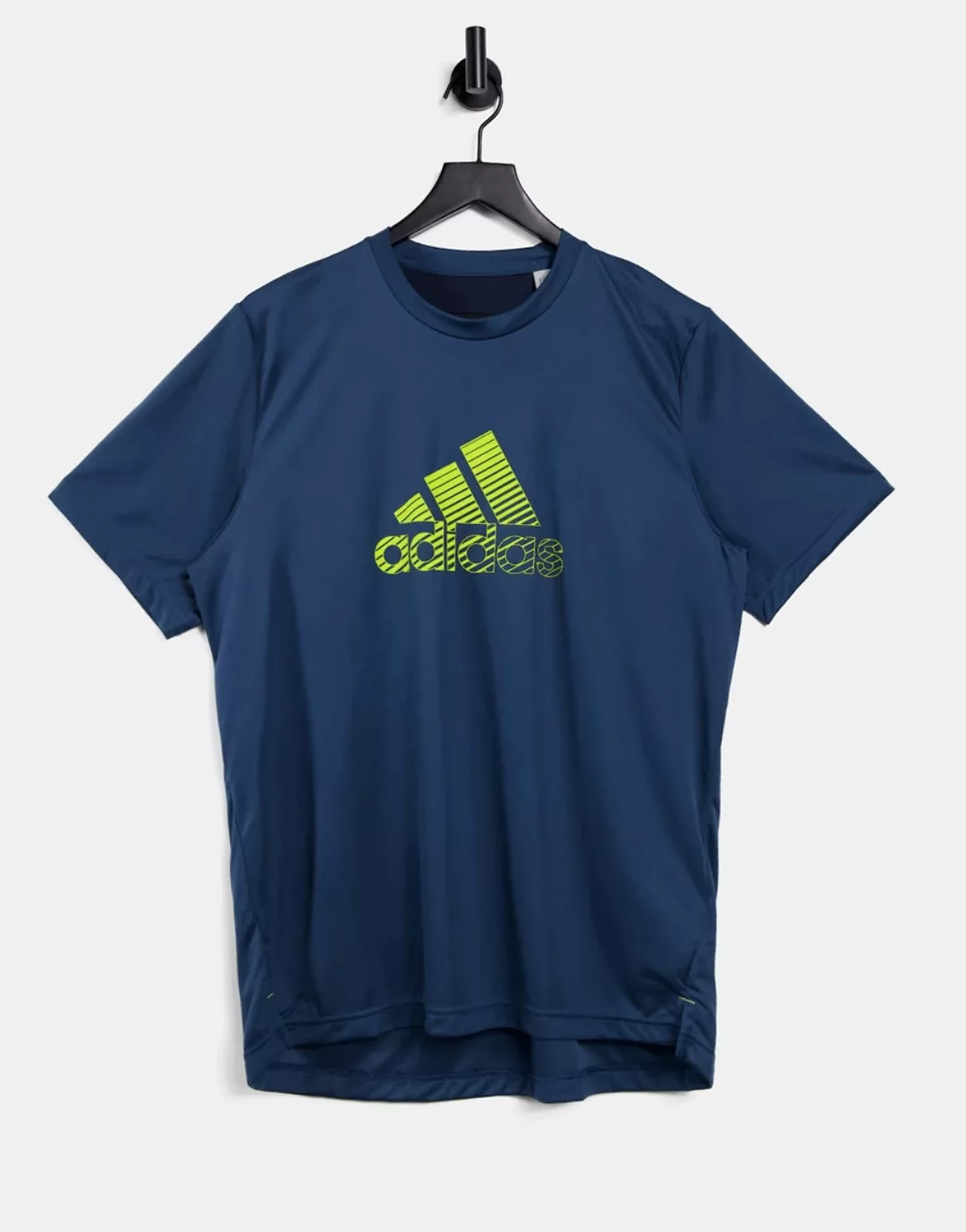 adidas – Training – T-Shirt in Marineblau mit verblasstem Logo günstig online kaufen