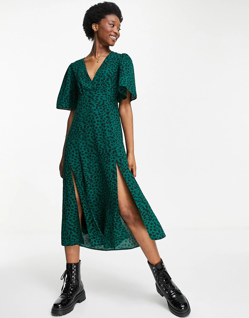 ASOS DESIGN – Midikleid mit Flügelärmeln und Tierfellmuster in Grün-Mehrfar günstig online kaufen