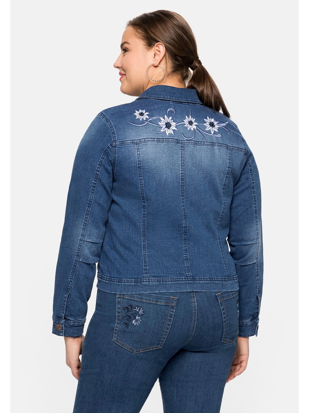 Sheego Jeansjacke "Große Größen", ohne Kapuze, mit Trachten-Stickereien günstig online kaufen