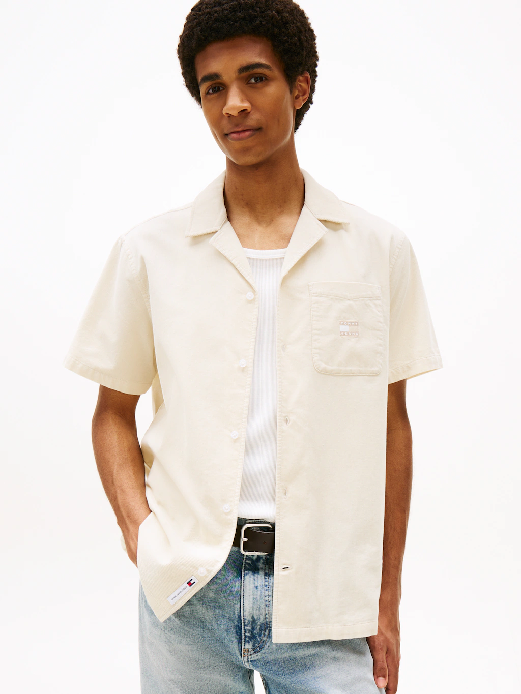 Tommy Jeans Kurzarmhemd "TJM CORD REG CAMP SHIRT", Mit Rundhalsausschnitt günstig online kaufen