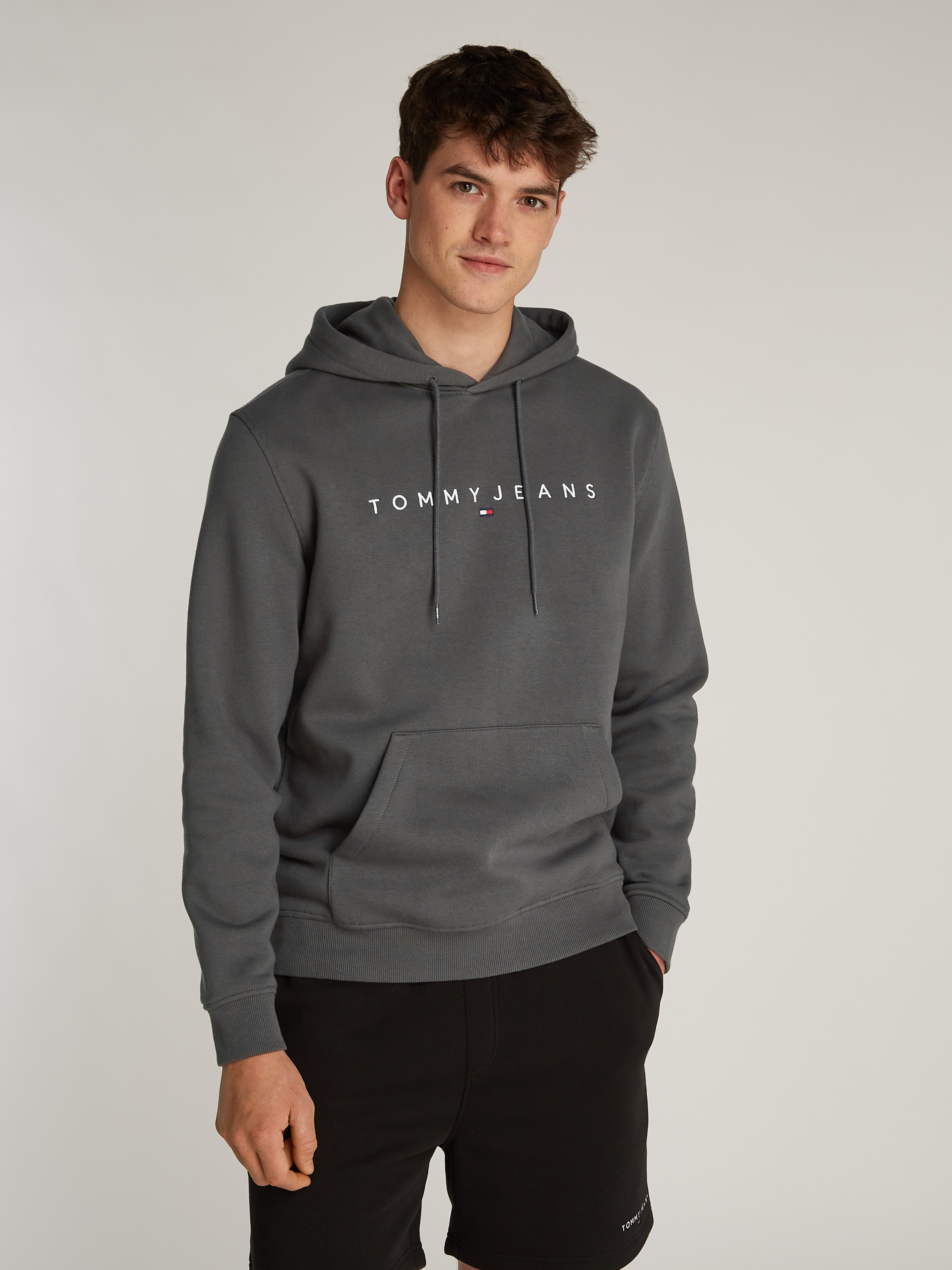 Tommy Jeans Hoodie "TJM REG LINEAR LOGO HOODIE EXT", mit Logo-Stickerei günstig online kaufen