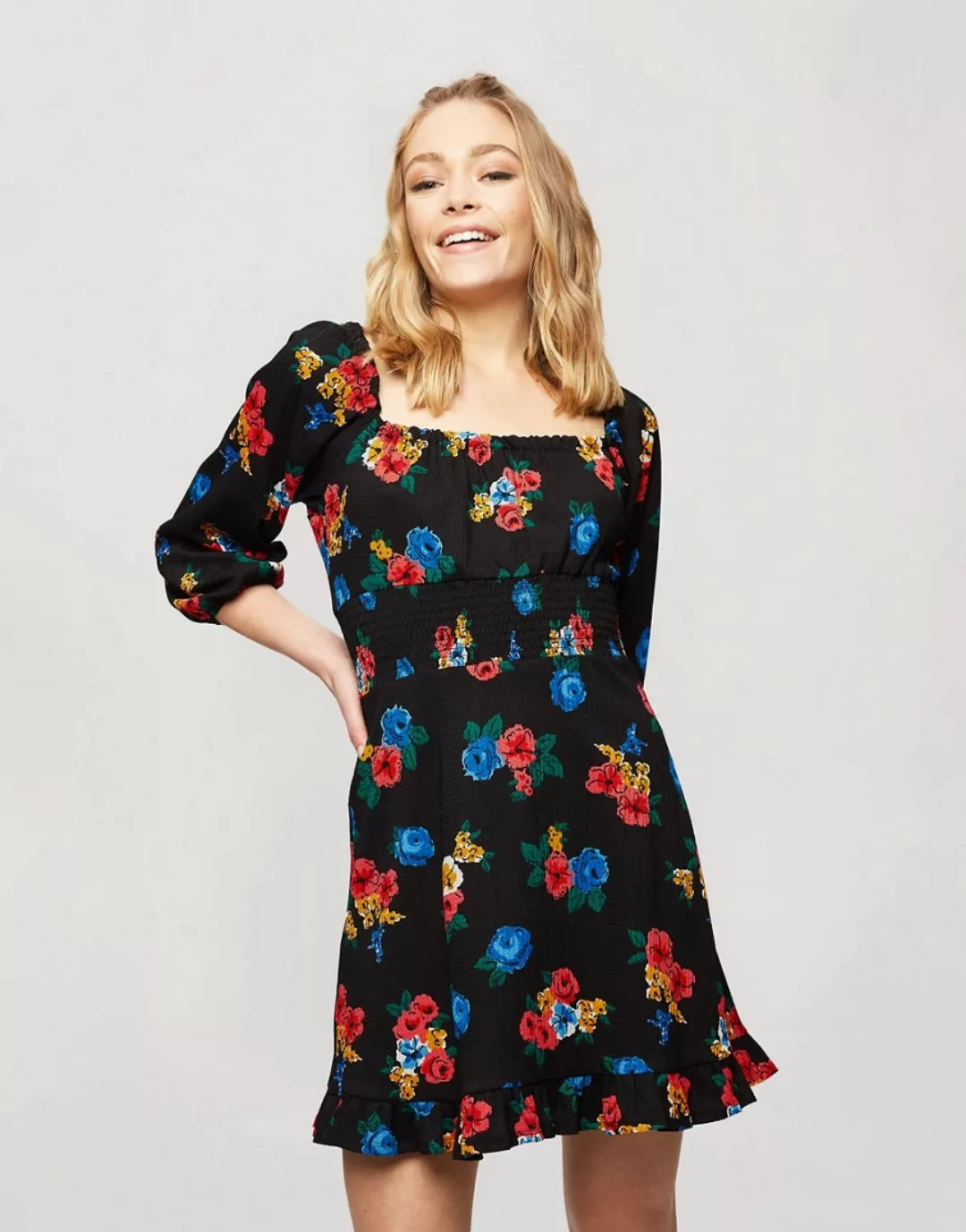 Miss Selfridge – Ausgestelltes Minikleid mit Blumenmuster in Schwarz günstig online kaufen