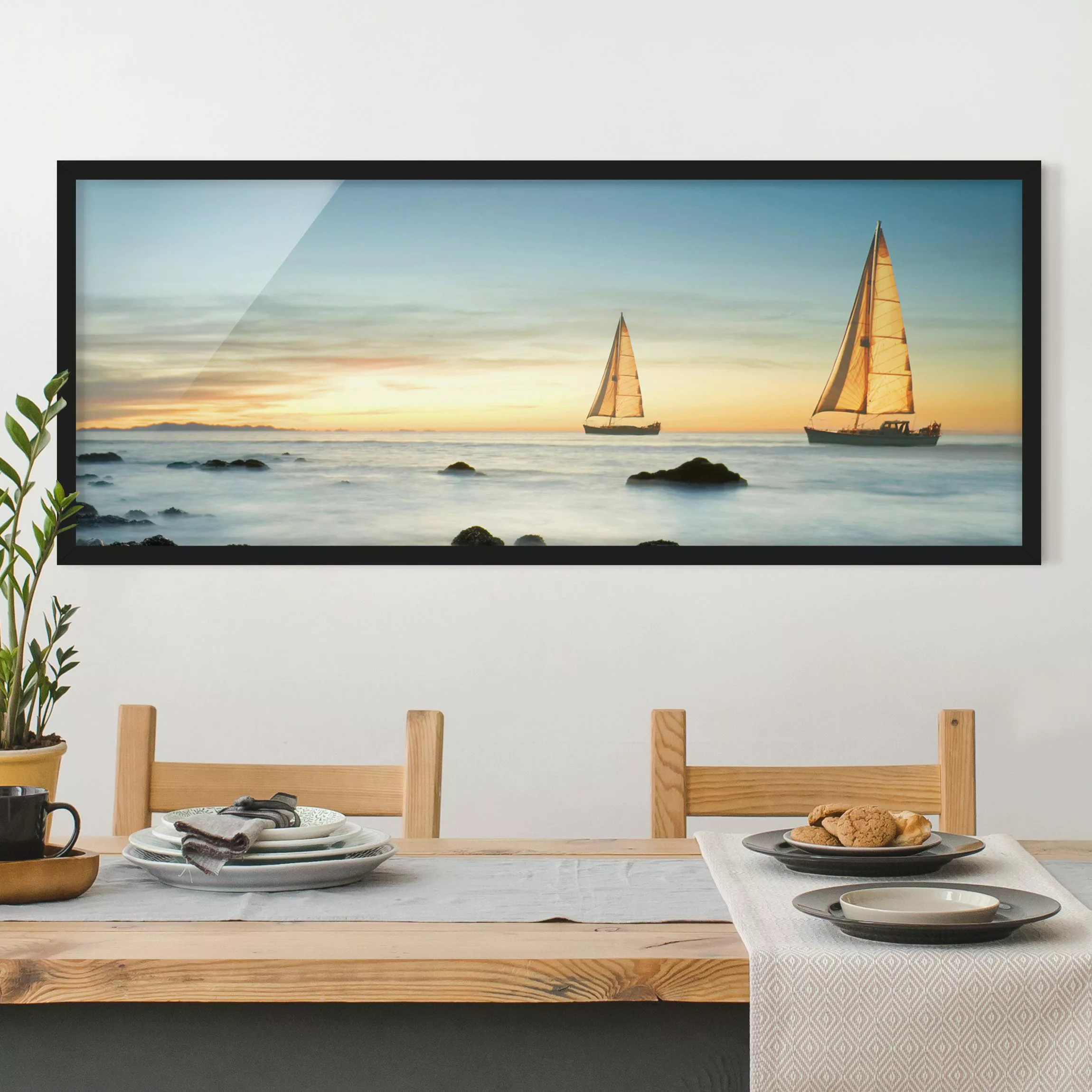 Bild mit Rahmen Strand - Panorama Segelschiffe im Ozean günstig online kaufen