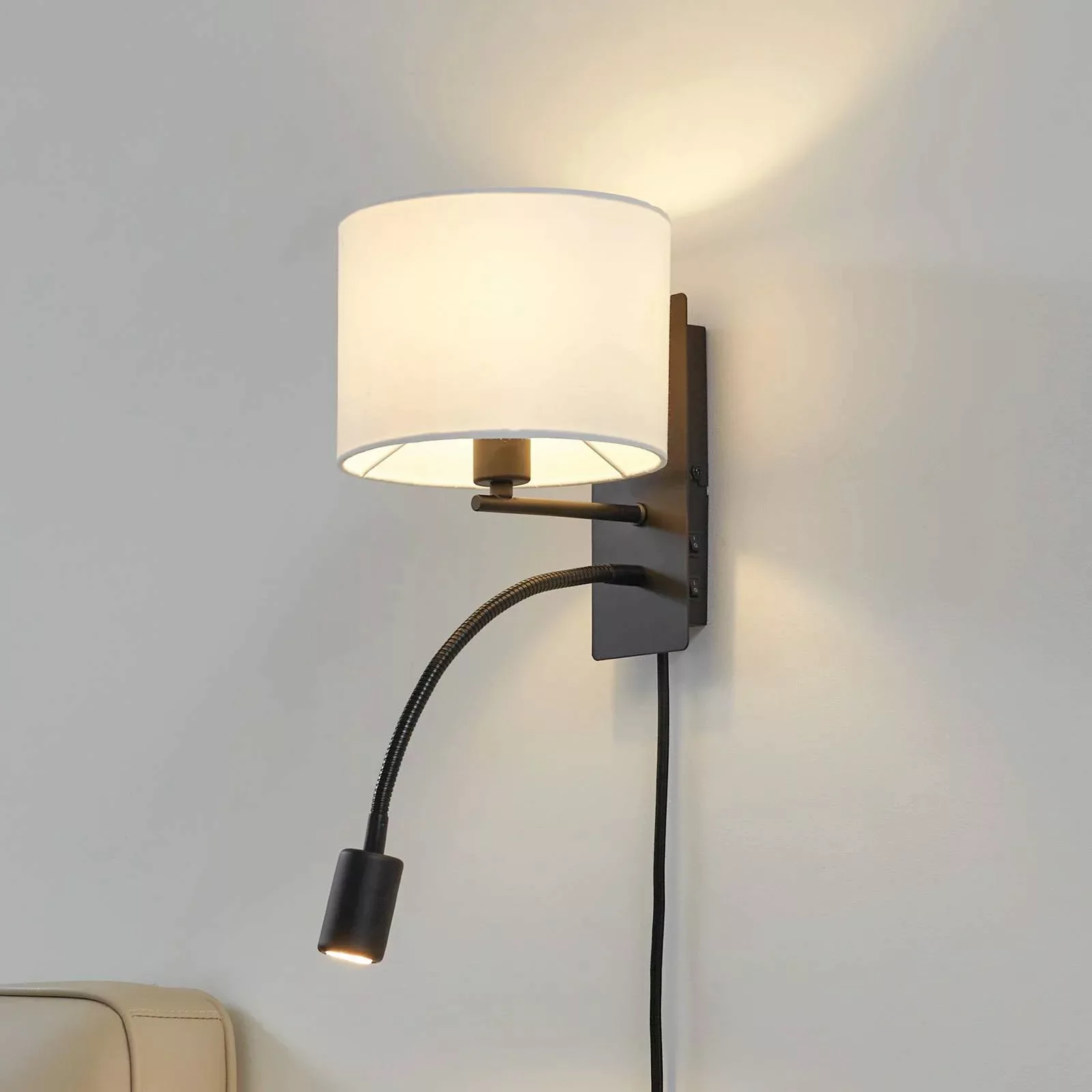 Lindby Wandleuchte Florens, schwarz, LED-Leselampe, 23,5 cm günstig online kaufen
