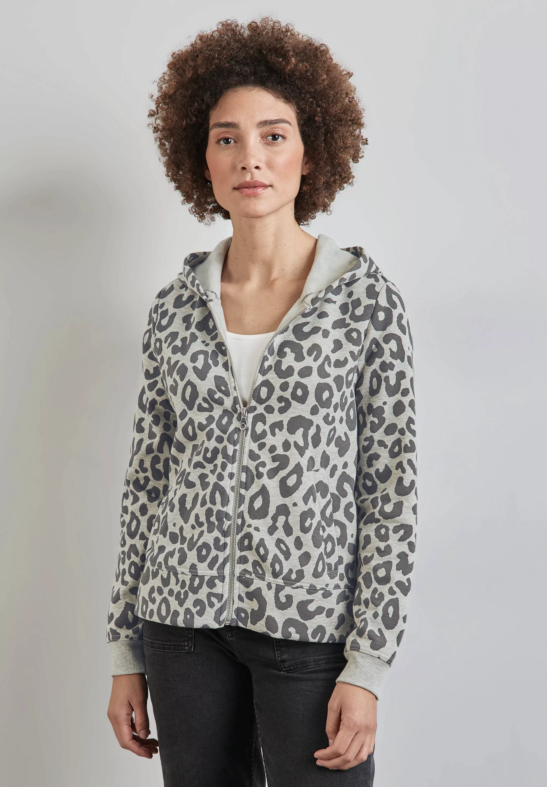 STREET ONE Sweatjacke, mit allover Leoprint günstig online kaufen