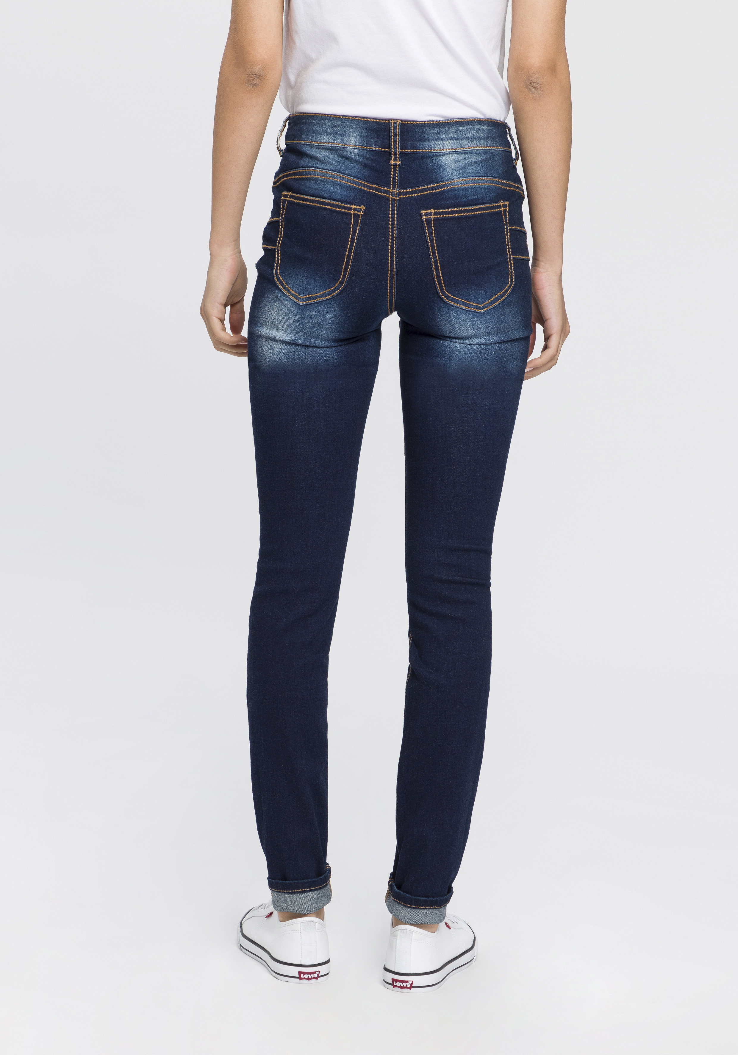 Arizona Slim-fit-Jeans mit sichtbarer, schräger Knopfleiste Mid Waist günstig online kaufen