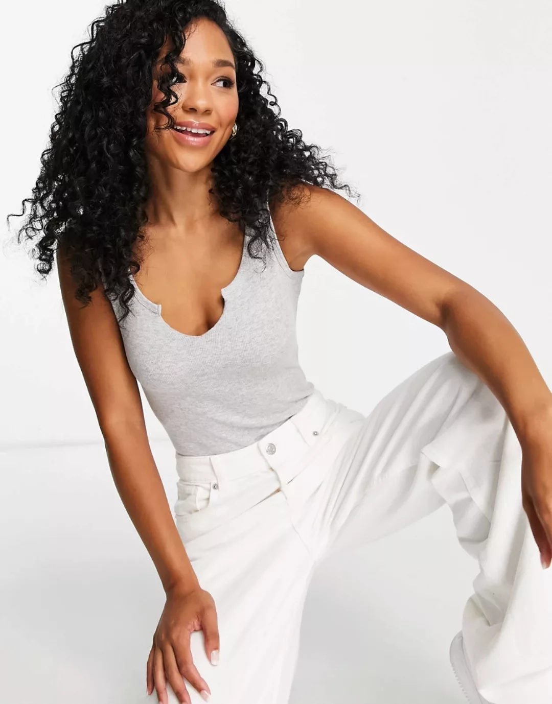 Brave Soul – Simone – Trägertop-Body mit eingekerbtem Ausschnitt-Grau günstig online kaufen