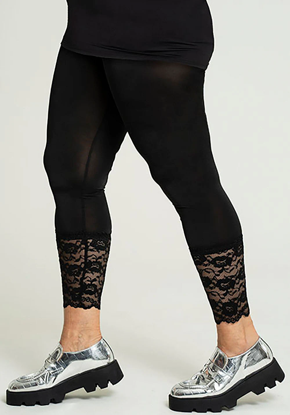 SANDGAARD Leggings, mit Spitze am Beinabschluss günstig online kaufen