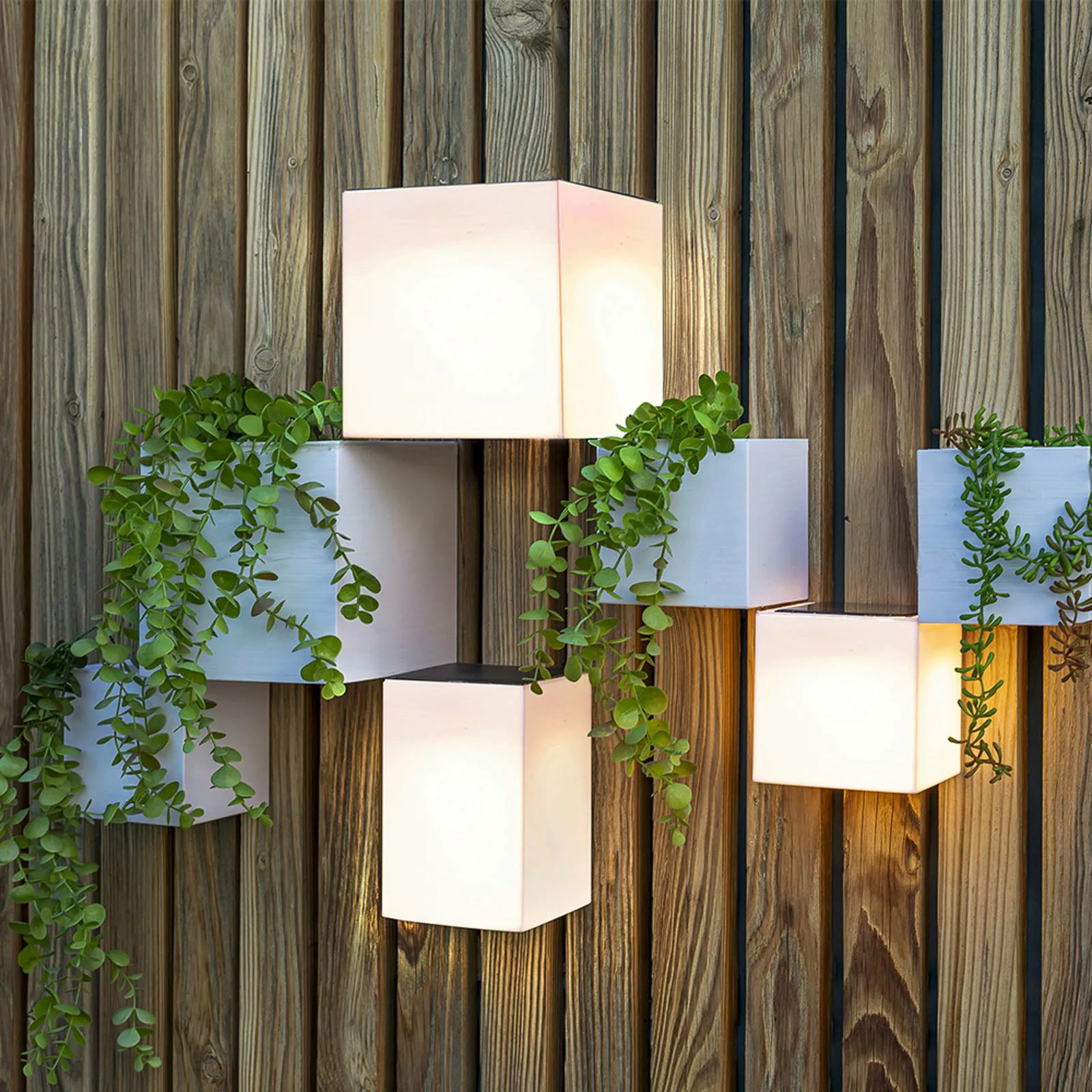Newgarden Wally LED-Solarwandlampe, Pflanzeinsatz günstig online kaufen