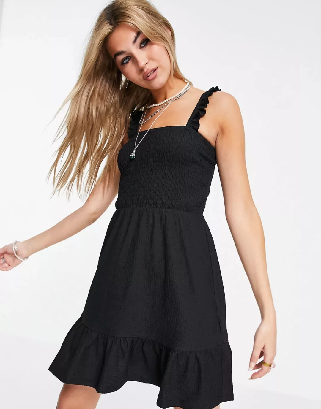 Topshop – Schwingendes, gerafftes Minikleid in Schwarz günstig online kaufen