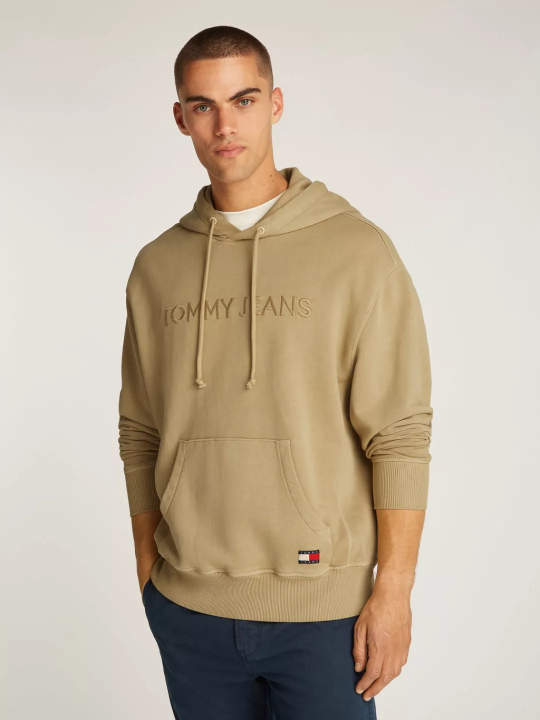 Tommy Jeans Hoodie "TJM RLX TJ LABEL HOODIE", mit großer Logostickerei günstig online kaufen