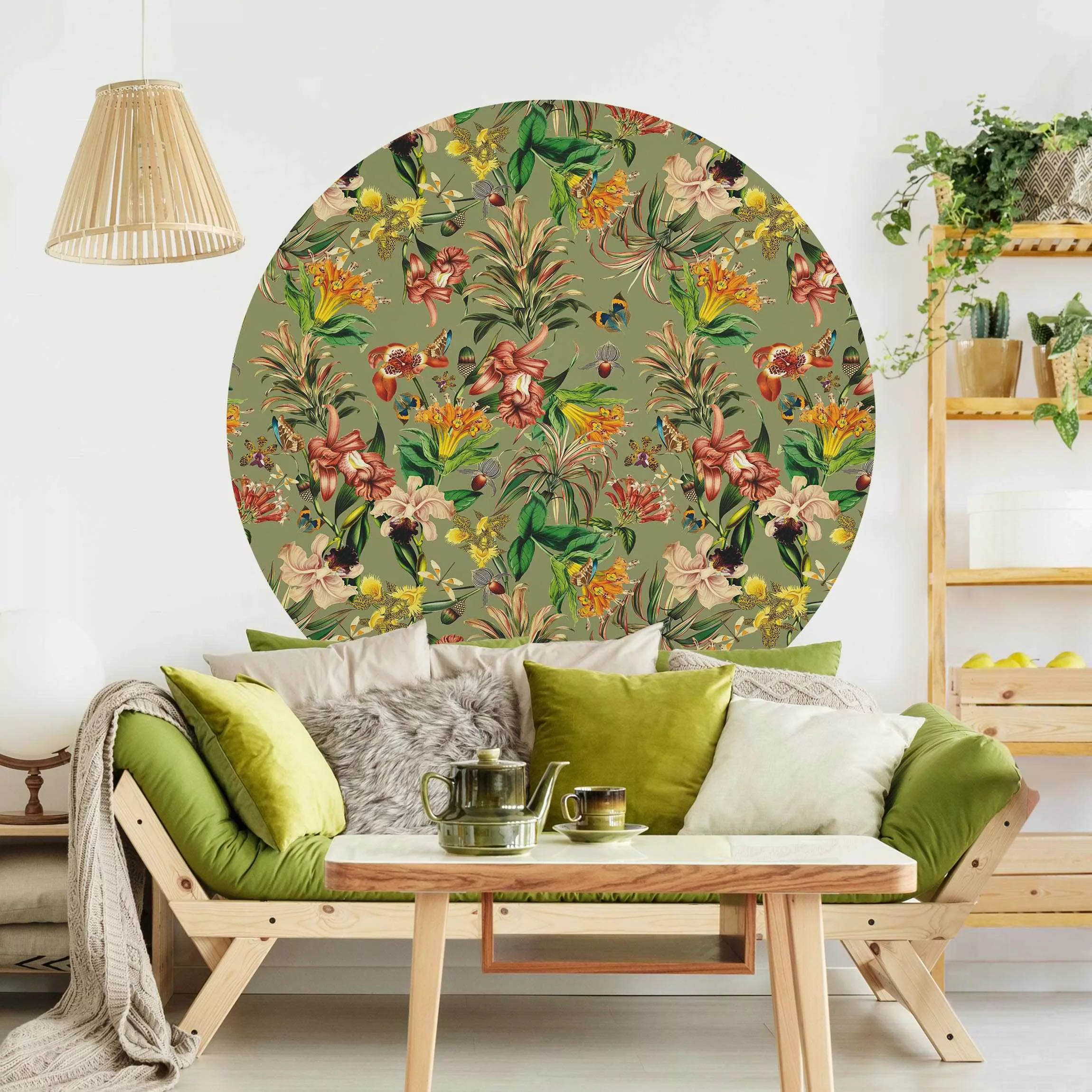 Runde Mustertapete selbstklebend Tropische Blumen vor Grün günstig online kaufen