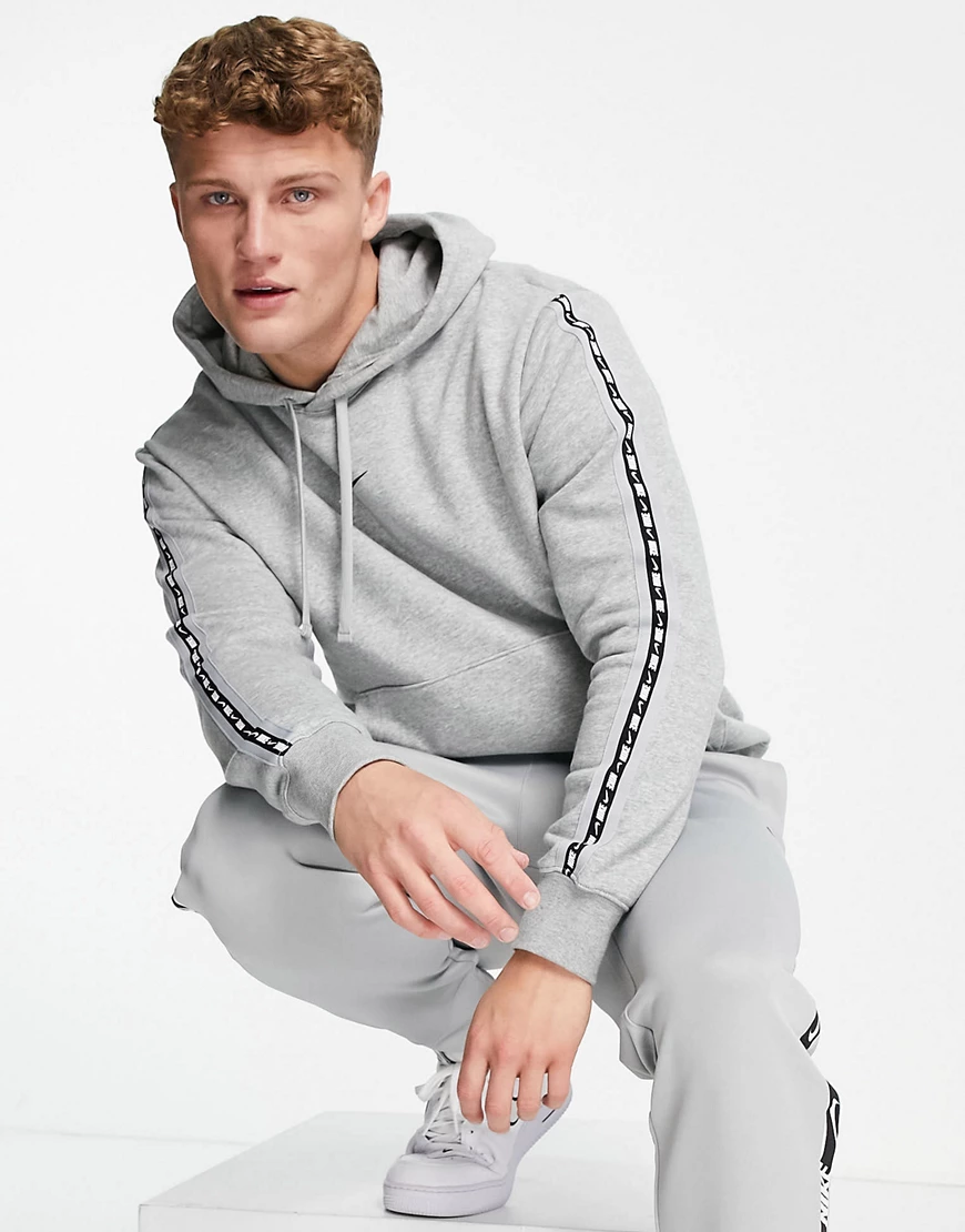 Nike – Repeat – Fleece-Kapuzenpullover in Grau mit Zierstreifen günstig online kaufen