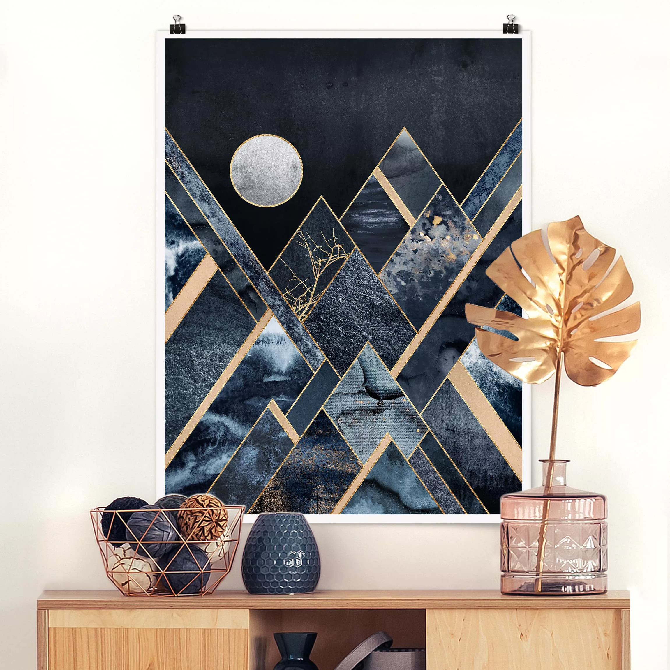 Poster Kunstdruck - Hochformat Goldener Mond abstrakte schwarze Berge günstig online kaufen